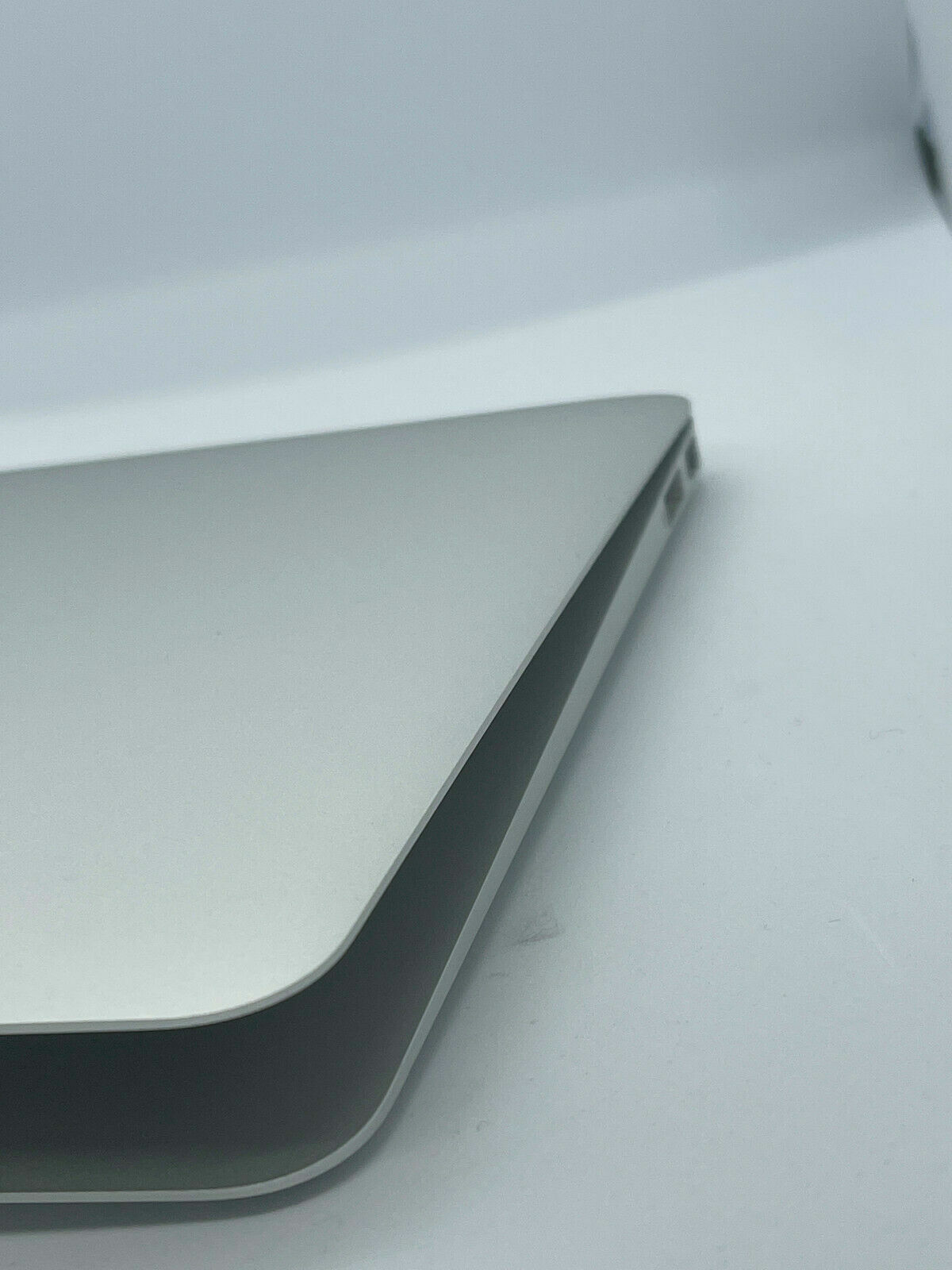 Macbook Air 13″ inch 2017 Core i5 1.80 GHz 256gb ssd, 8gb Ram A Grade A1466