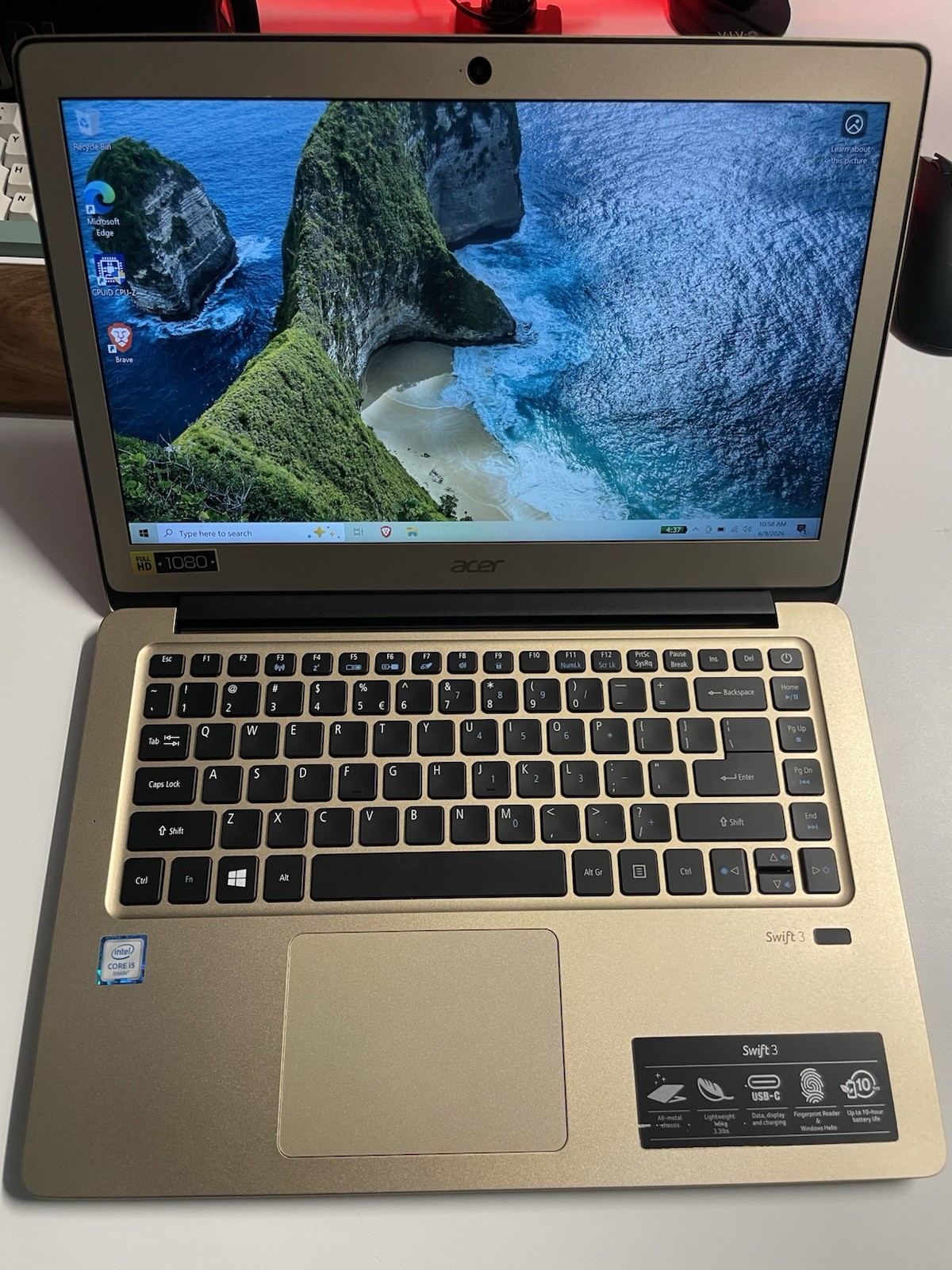 Acer Swift 14” Laptop Intel i5 8GB RAM 256GB SSD Windows 10 FHD