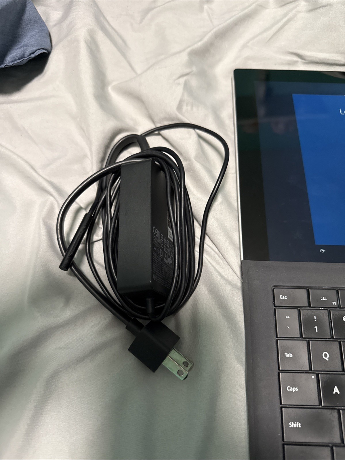 Microsoft Surface Pro 3 1631 12in Laptop Intel Core i7-4650U 1.9GHz 256GB 8GB