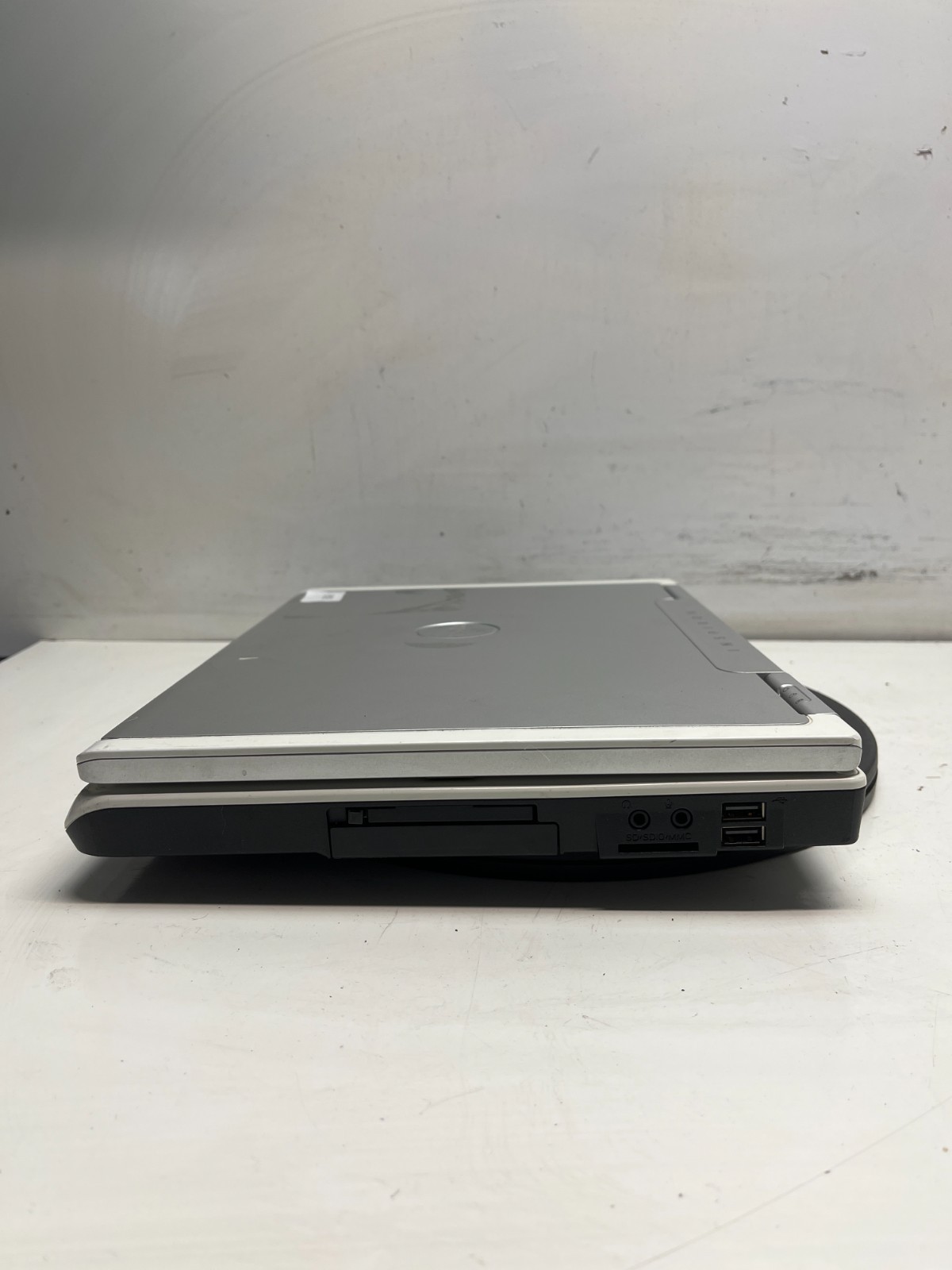 Dell Inspiron 1501 AMD Athlon 64 X2 TK-55 2GB NO HDD