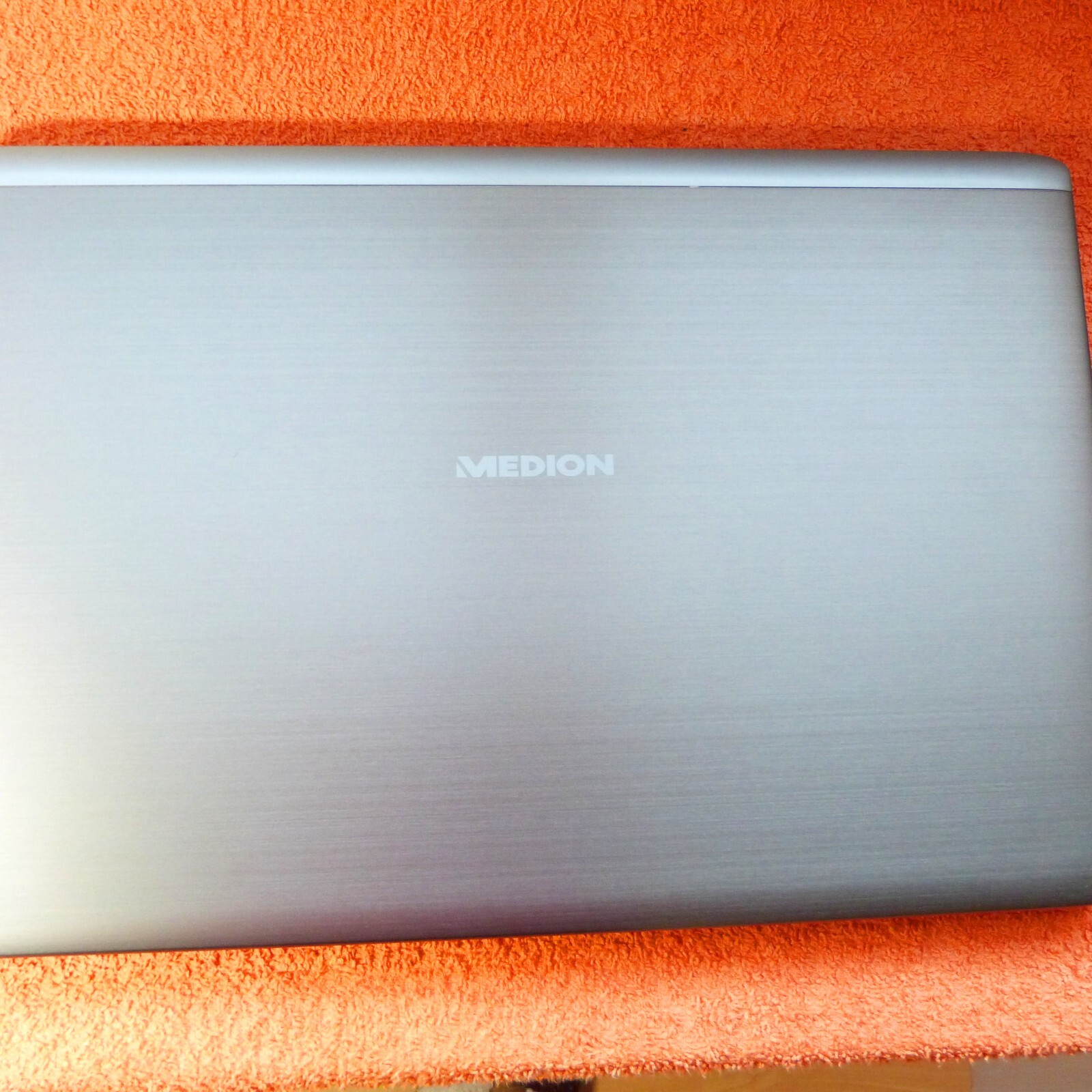 Medion S6417 METAL l 15″ FULLHD Ultrabook DOLBY l 1TB Windows 10 l 8GB RAM