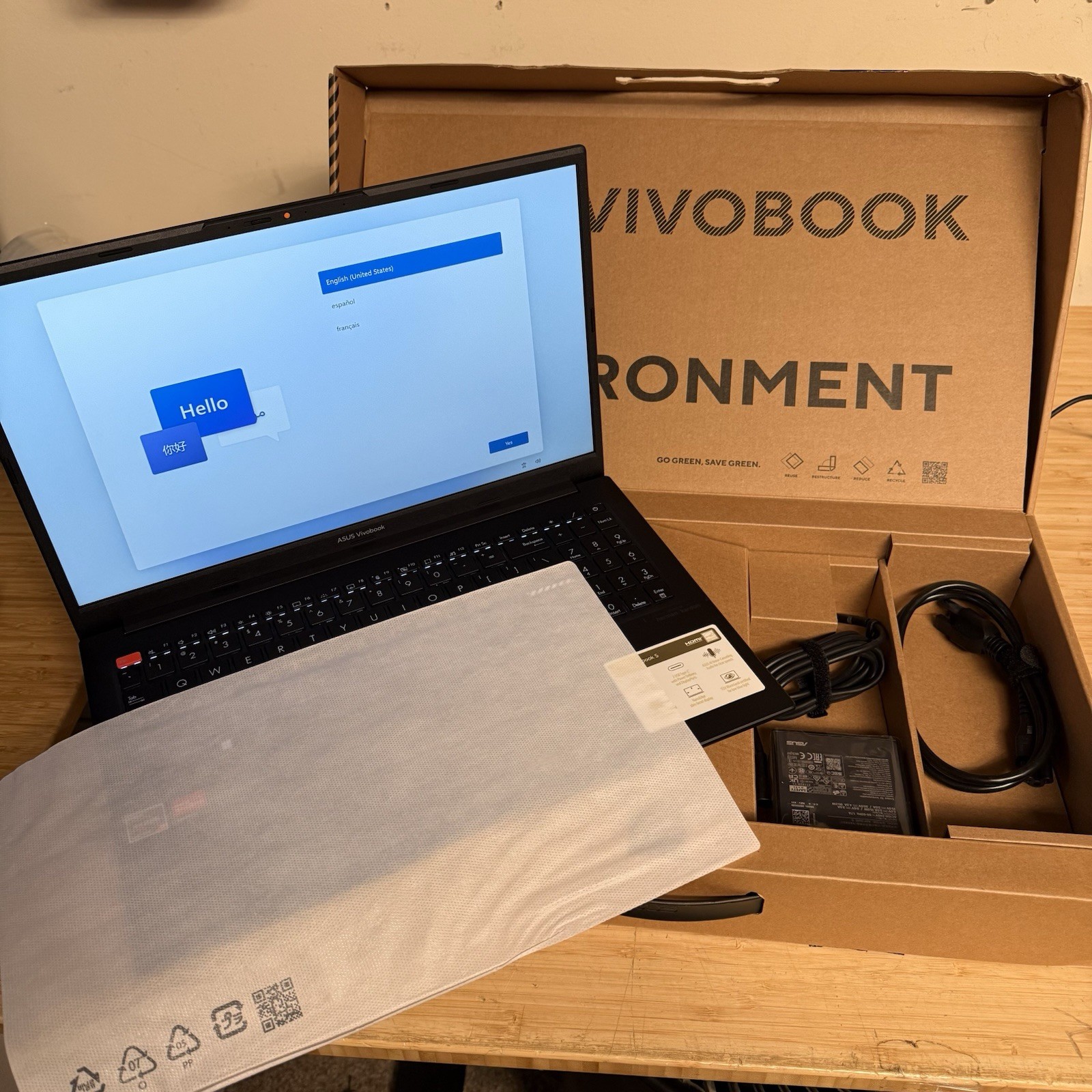 Asus Vivobook S 15 S3502, 15.6″ Full HD, AMD Ryzen 7 5800H, 8GB Ram, 512GB SSD