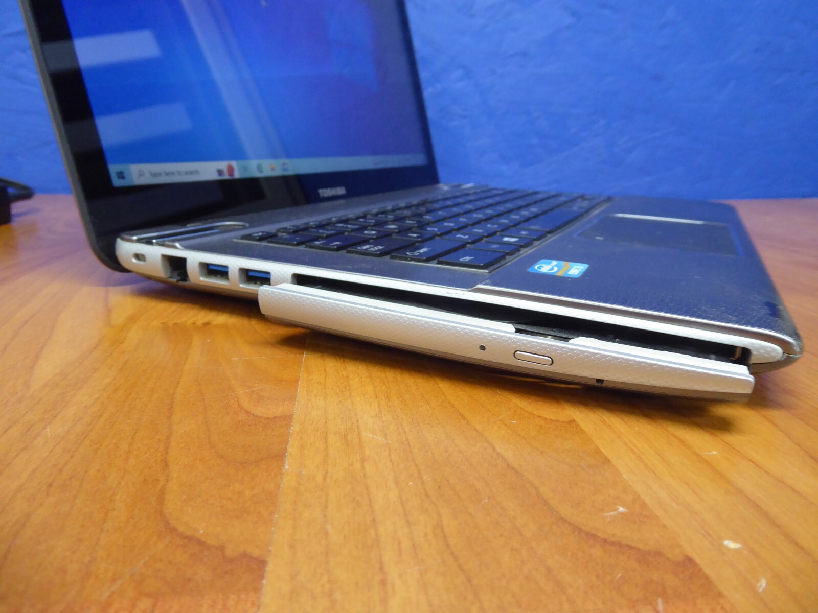 TOSHIBA SATELLITE P845T -S4305 14″ i3-3217U 1.86GHz 8GB 240GB SSD WINDOWS 10 HOM