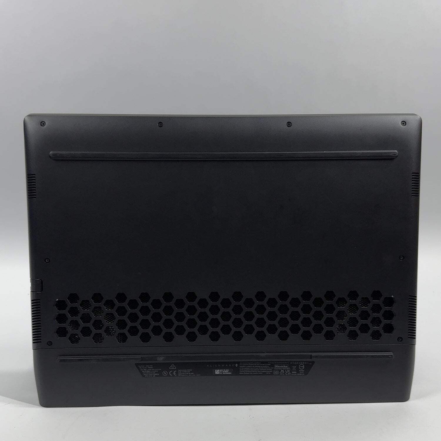 Alienware M17 R5 17.3 Ryzen 9 6900HX 3.3GHz 16GB RAM 1TB SSD GeForce RTX 3070 Ti