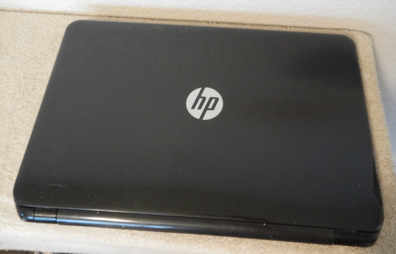 HP 15-G057CL 15.6″ Laptop AMD 1.8 4gb ram 500gb HD DVDRW Chgr Batt **GRADE A**