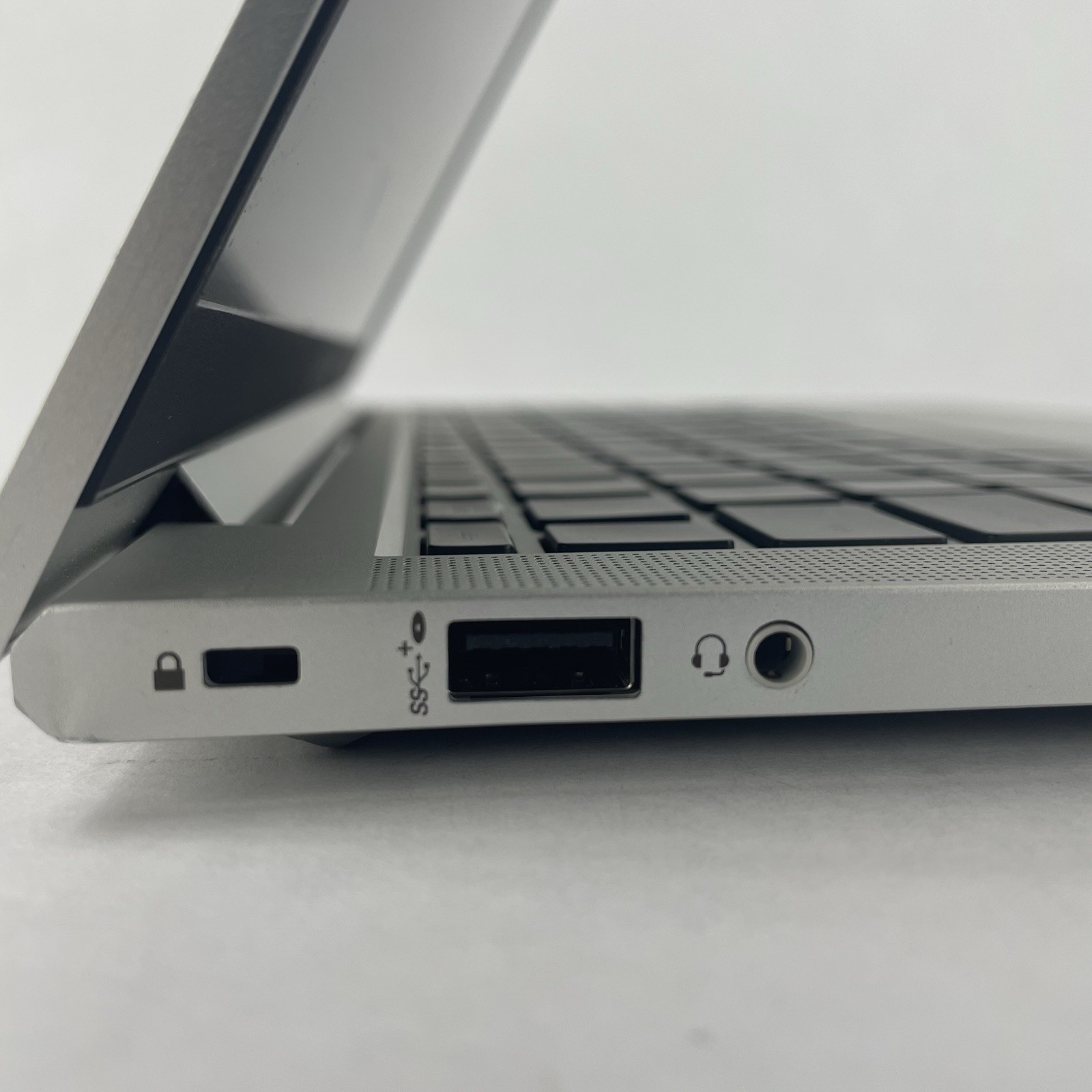HP ProBook 630 G8 13.3″ i7-1165G7 2.80 GHz 16 GB RAM No SSD/OS/AC