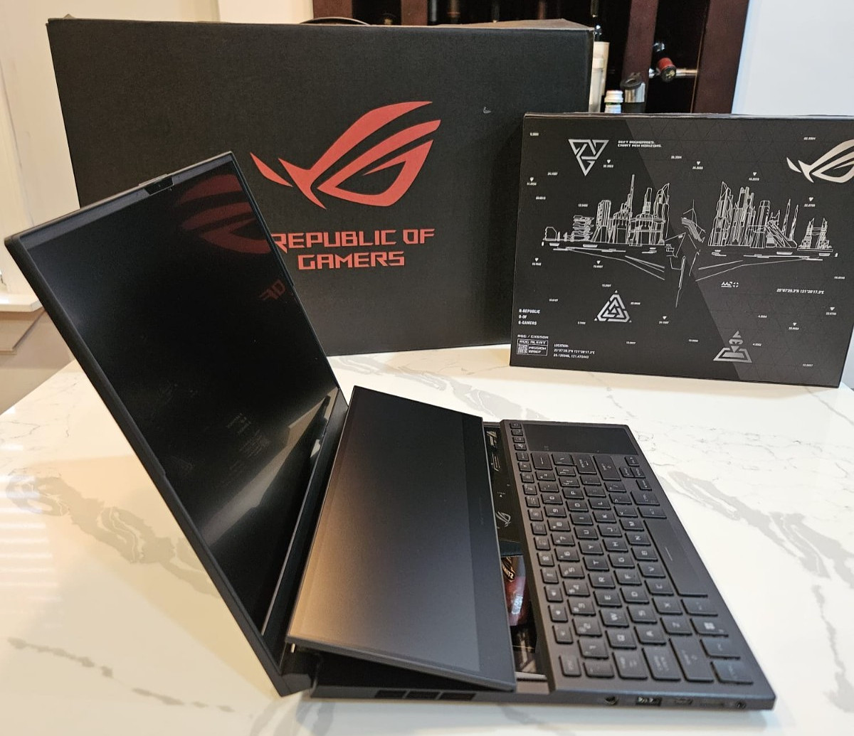 ASUS ROG Zephyrus Duo 16 GX650R | Excellent Condition | Original Box & Accessor
