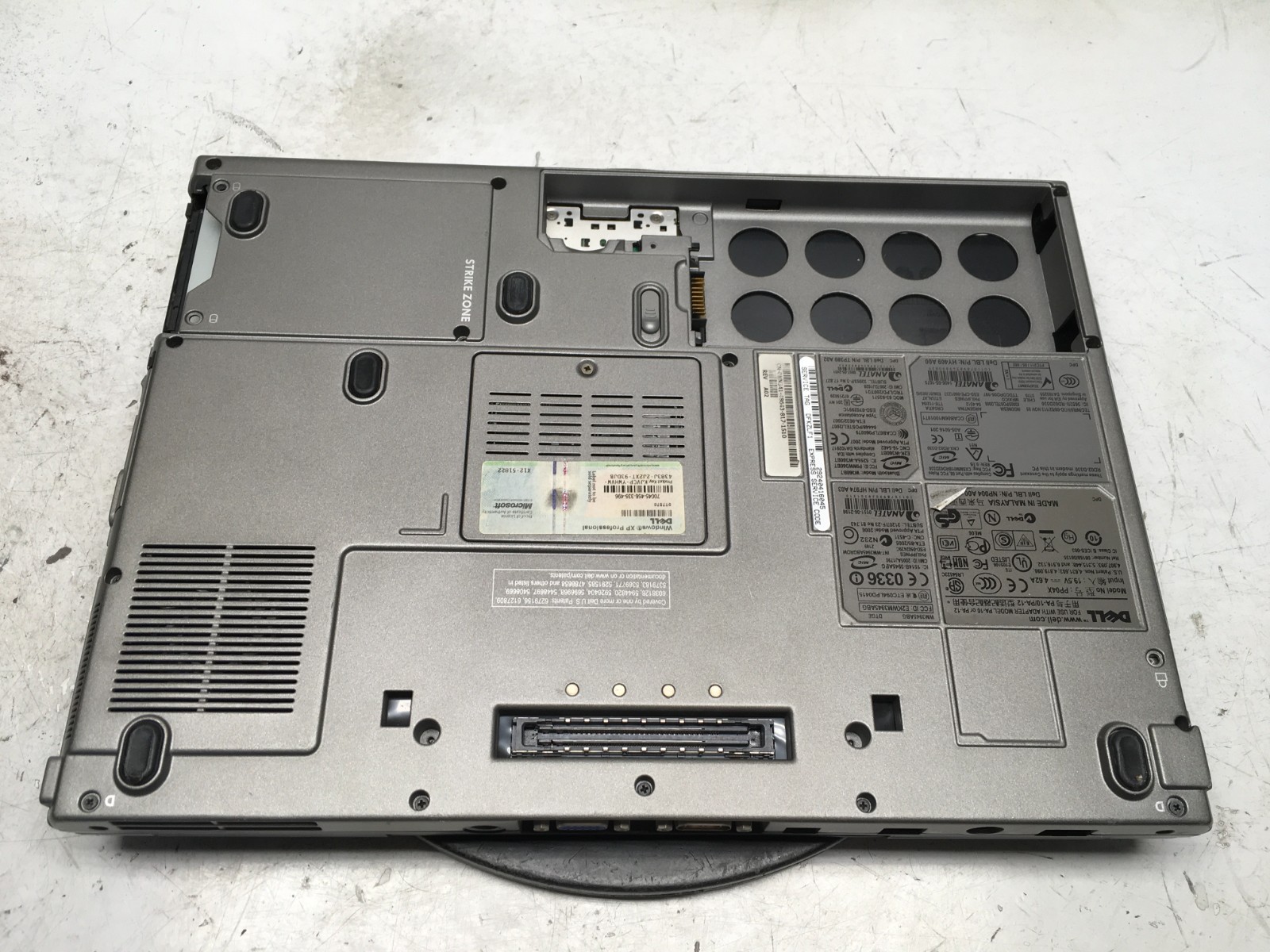 Dell Latitude D830 Intel Core 2 Duo 06FD 2GHz 1 GB Ram 500GB Windows XP