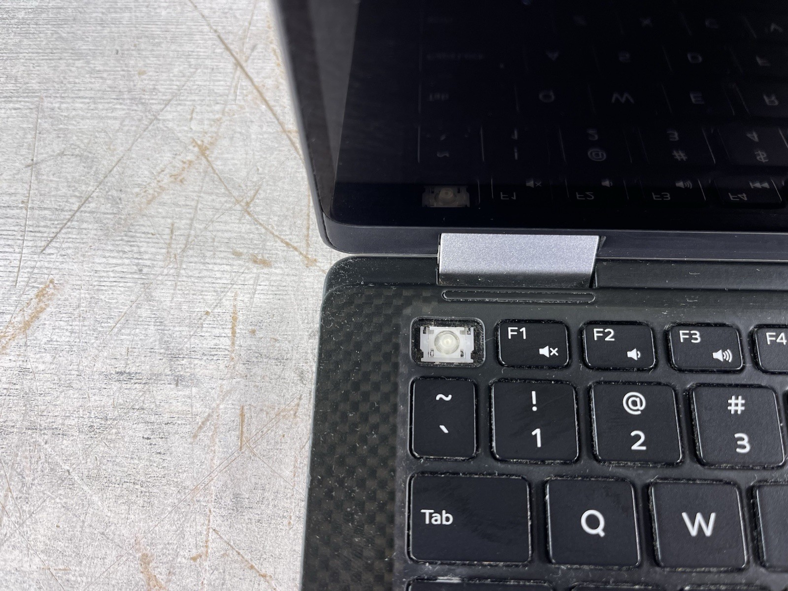 DELL XPS 13 9365 2-IN-1 i7-7Y75 @ 1.3 GHz, 8GB RAM, NO HDD/OS – (FOR PARTS)