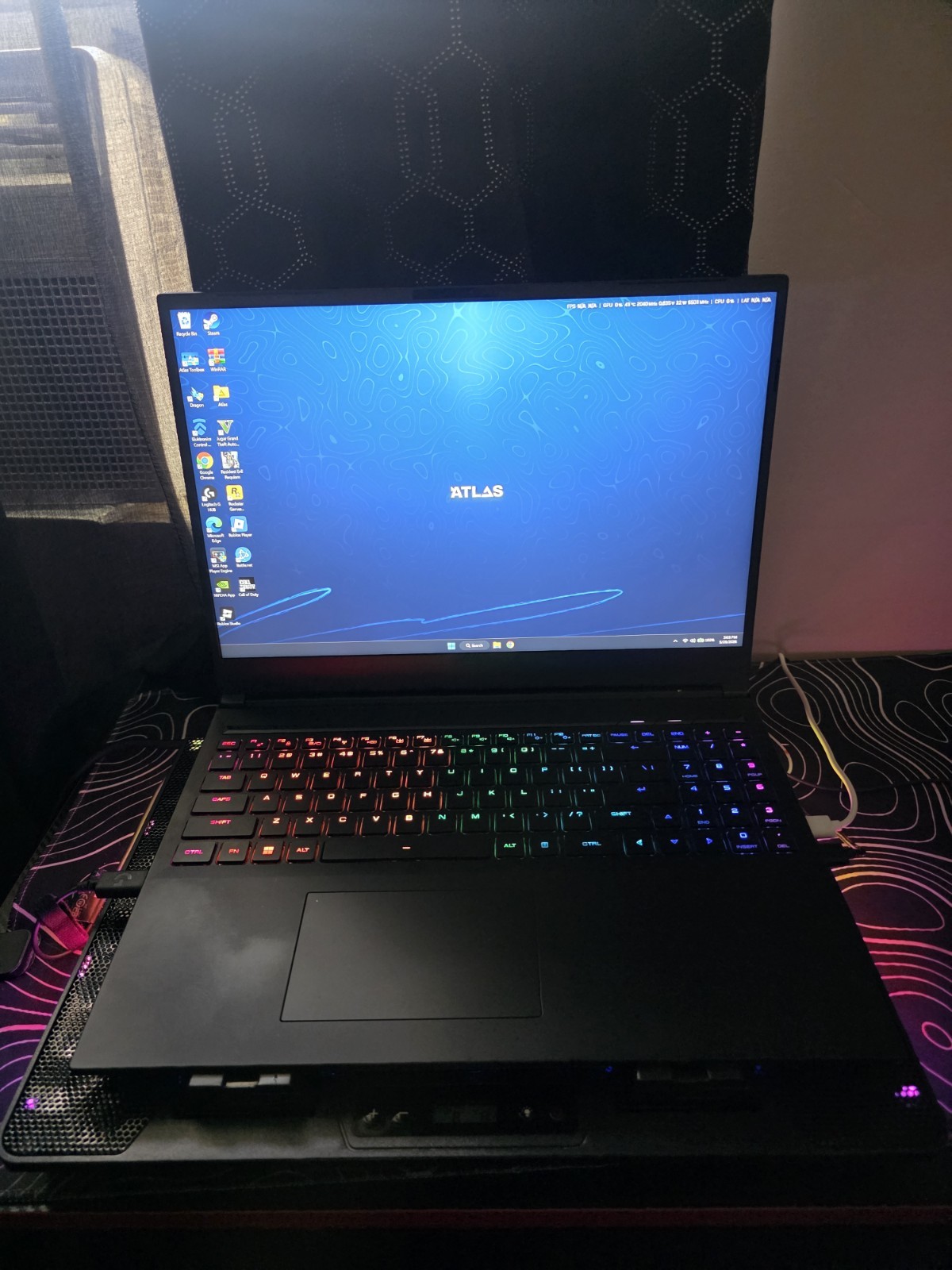 Eluktronics Mech 16 4090 13900HX 32GB 1440p 240Hz 4 Tb Ssd