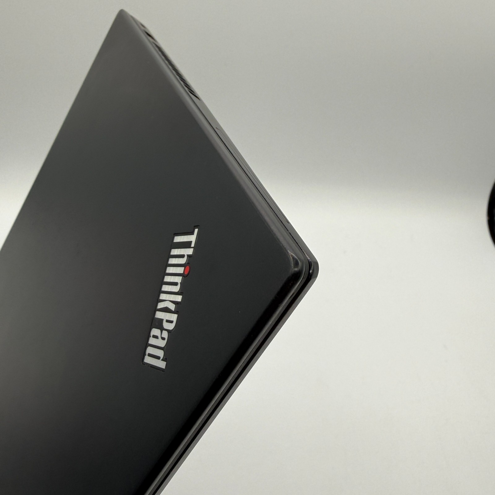 Lenovo ThinkPad T490s i7-8665U 16GB 256GB SSD Win11Pr Fingerprint LTE LaptopREAD