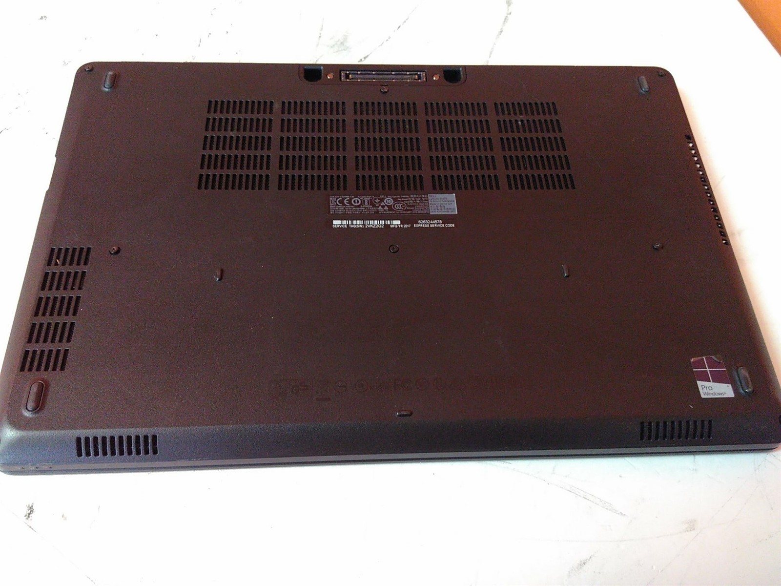 Light Sports Dell Latitude E5570 Laptop Core i3-6100U 2.3GHz 4GB 0HD AS-IS