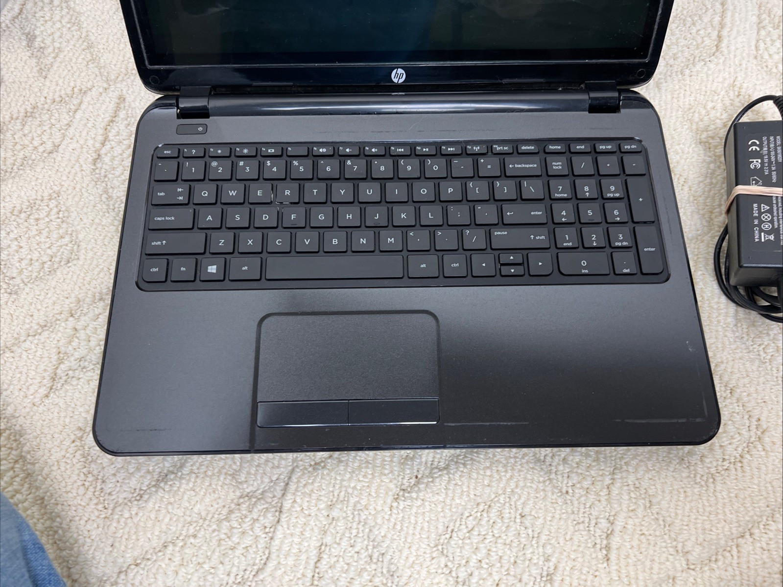 15” HP 15-g067nr Touchsmart Notebook Pc 4GB Mem 750GB HD AMD Radeon HD 8330 READ