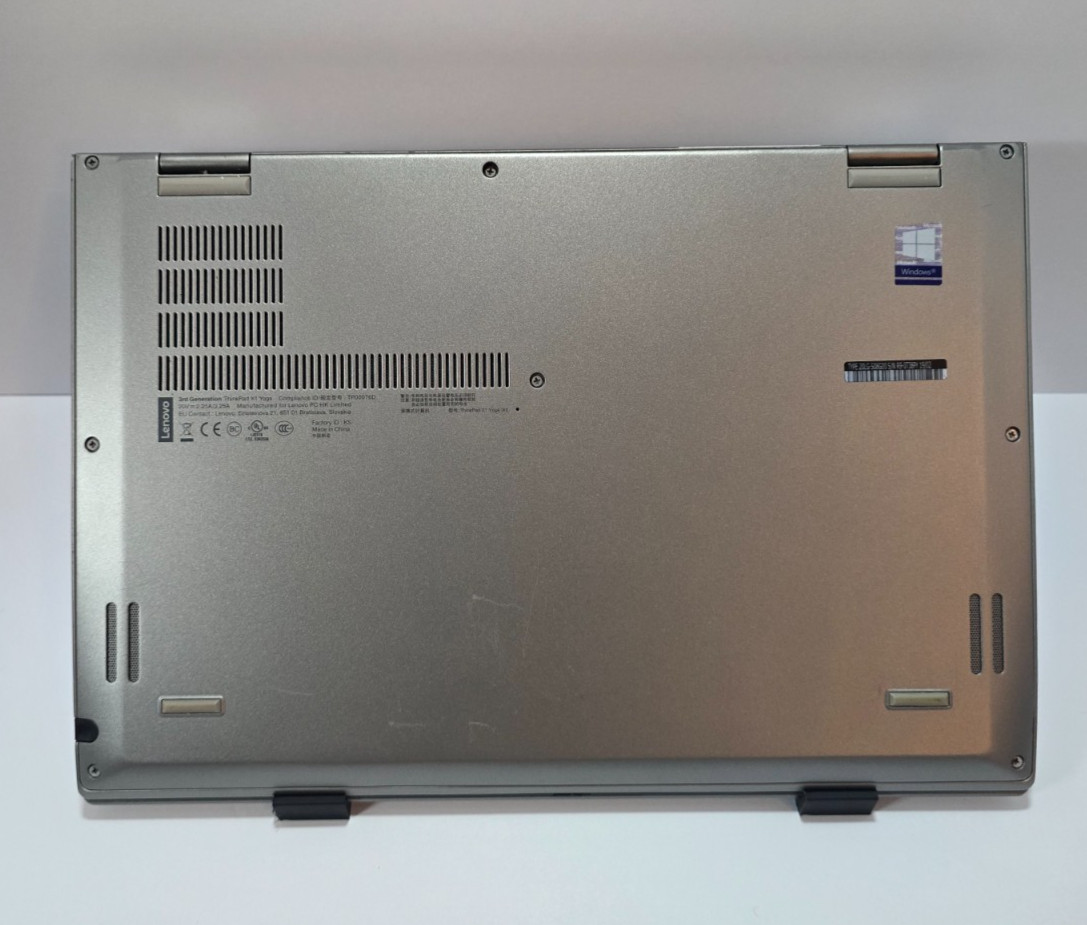 Lenovo ThinkPad X1 Yoga 3rd Gen i7-8650U, 16GB RAM, 512GB NVMe SSD, Charger