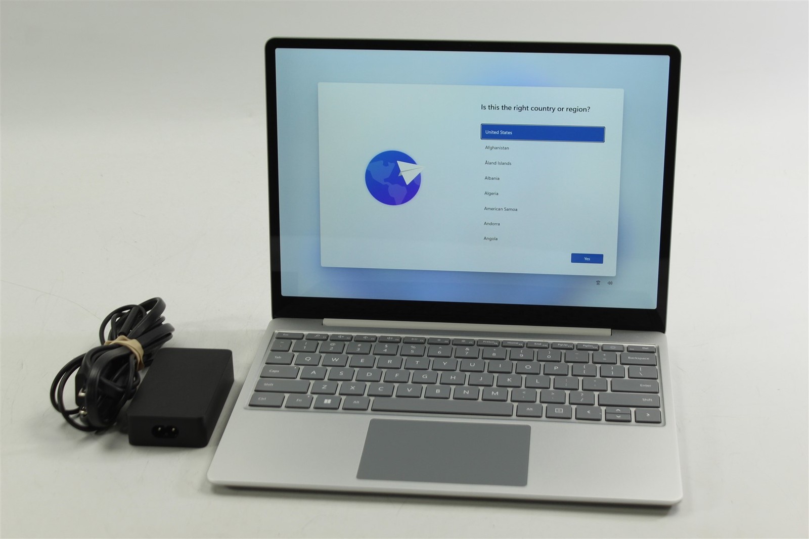 Microsoft Surface Laptop Go 2 2013 12.4″ i5-1135G7 256GB SSD 16GB RAM W11H