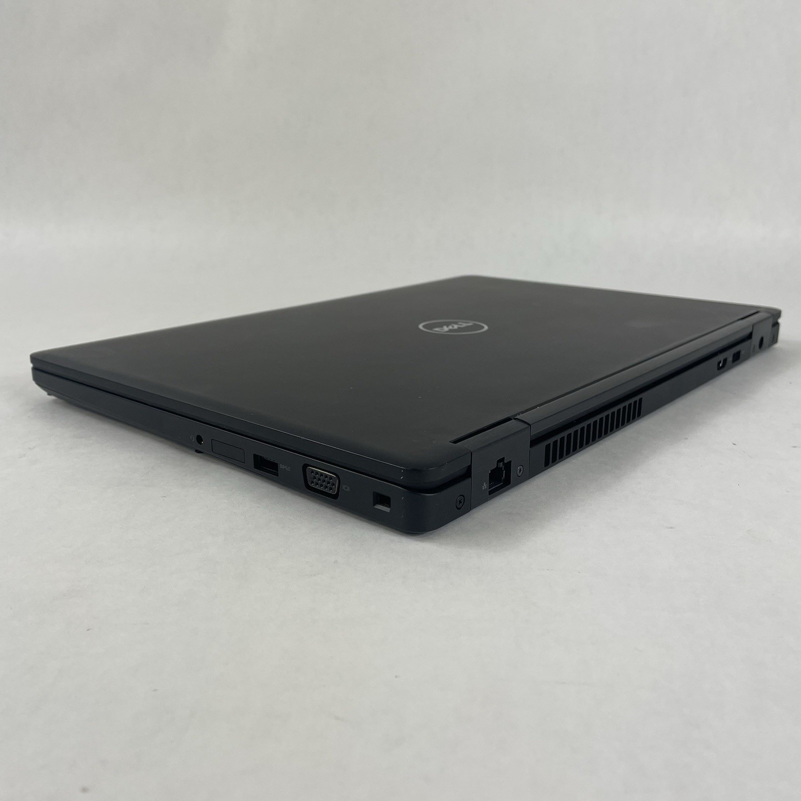 Dell Latitude 5580 15.6″ i5-7300U 2.60 GHz 8 GB RAM No SSD No OS