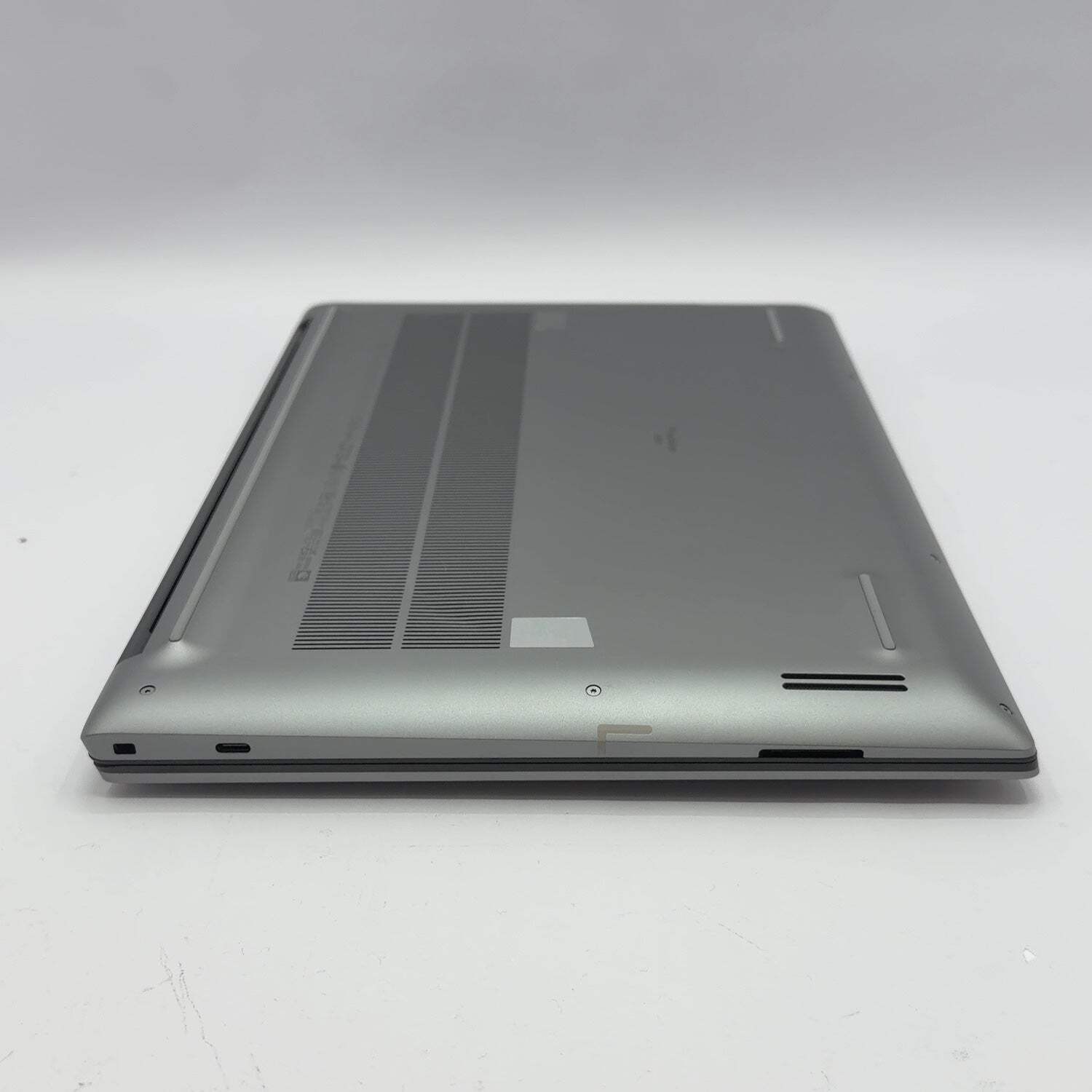 Dell Precision 5690 16″ Core Ultra 7 155H 3.8GHz 32GB RAM 1TB SSD RTX 1000 Ada