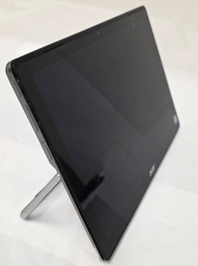 Acer Switch Alpha 12|4GB RAM|128GB SSD| Cracked Screen|NO POWER/FOR PARTS/REPAIR