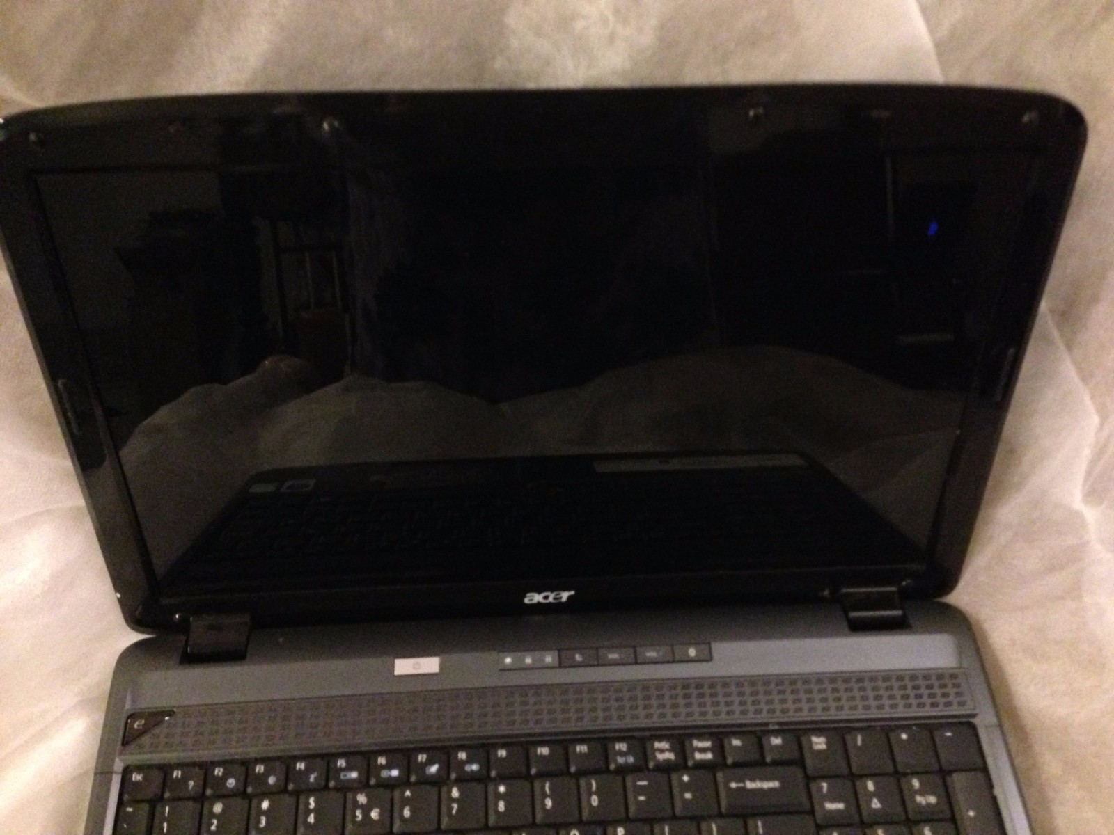Acer Aspire 5735-4624 Laptop COMPUTER WORKS Fine may Laptop Easy to use