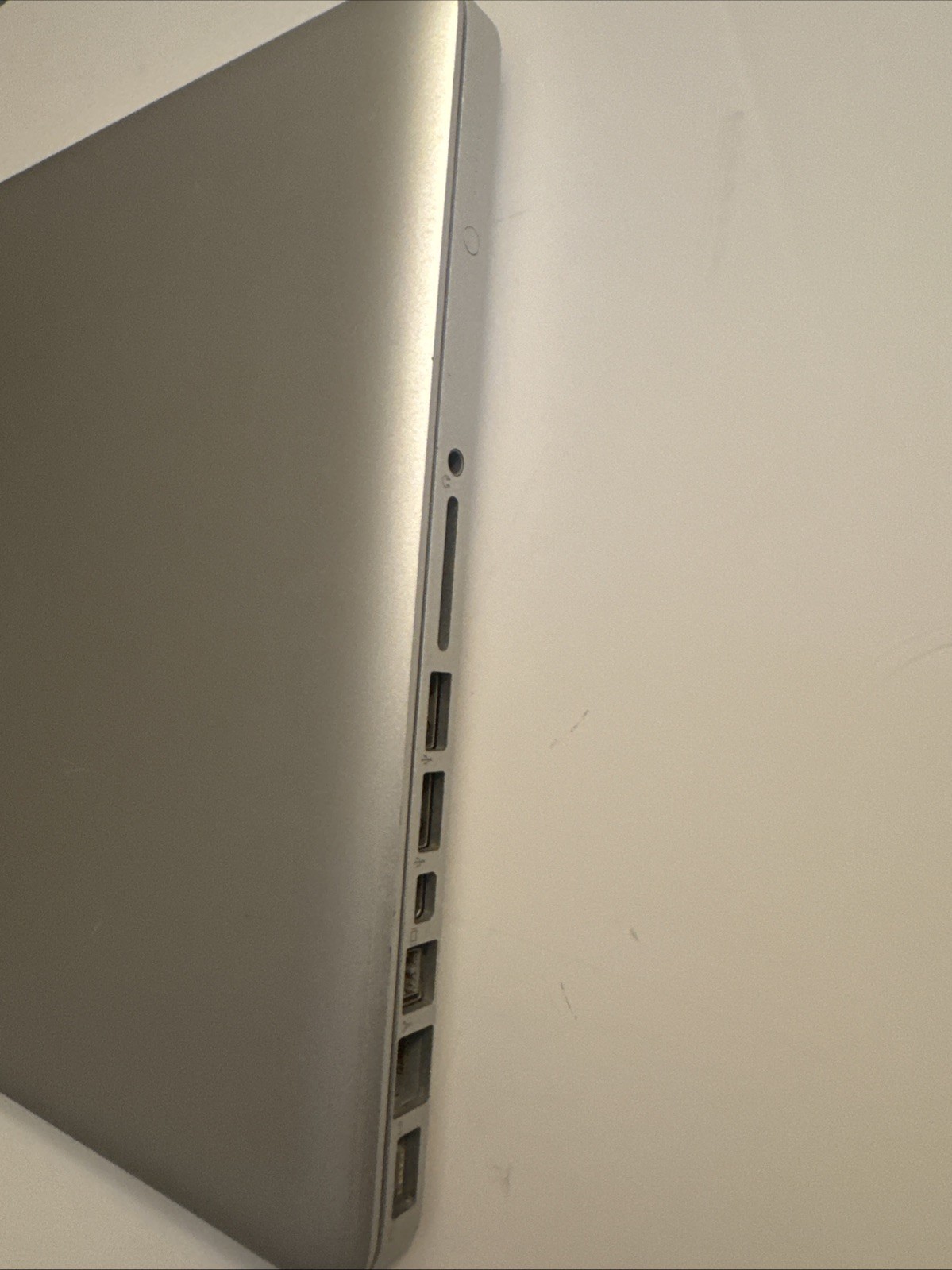 Apple MacBook Pro A1278 Intel Core 2 Duo P7550 2.26GHz 4GB RAM, 499GB HD