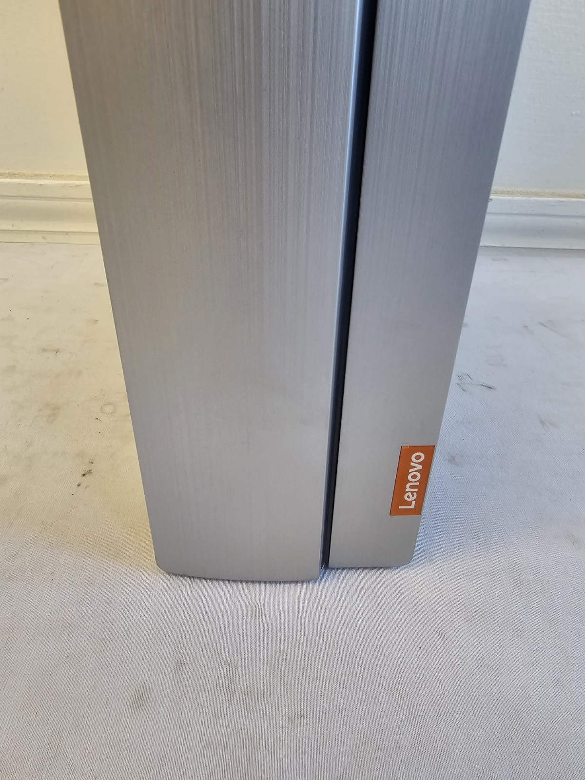 Lenovo IdeaCentre 90G9 Desktop – AMD A9-9425 – 8GB RAM – 500GB SSD – Win 10 READ