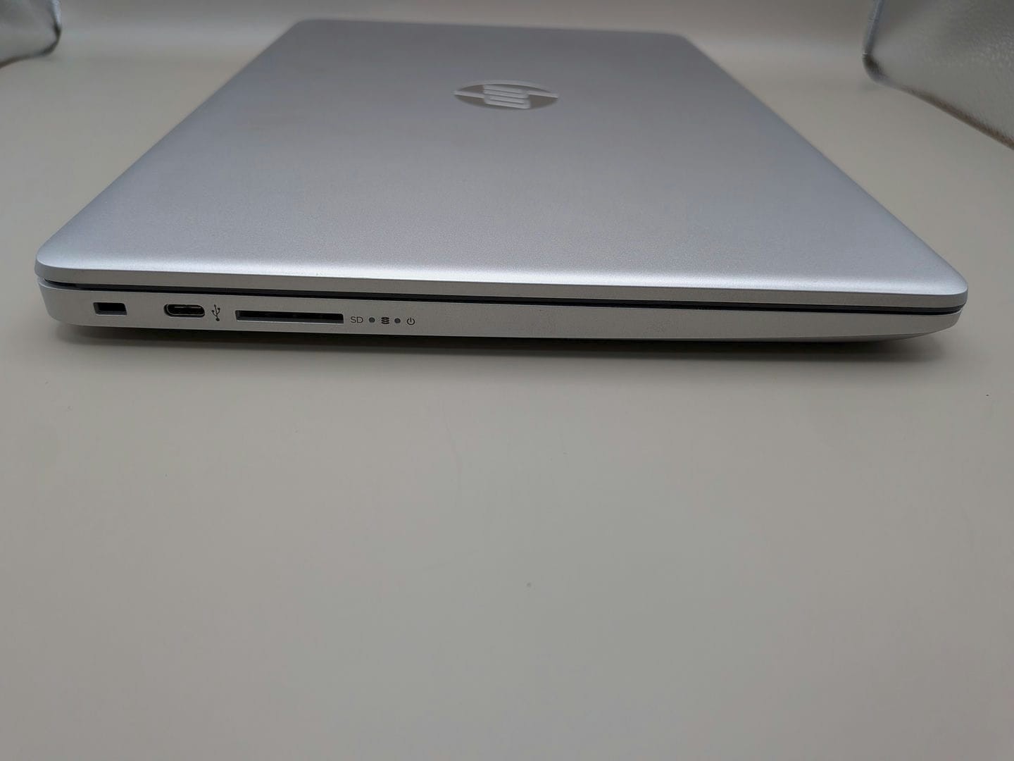 HP 14-df0023cl 14″ Intel Core i3-8130U 4GB RAM – NO SSD NO OS