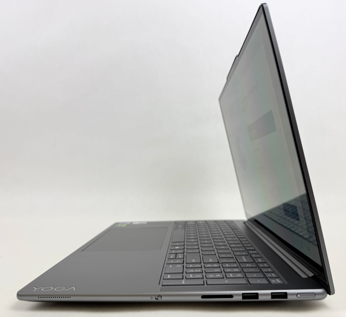 Lenovo Yoga Pro 9 16IAH10 16″ 2.8K OLED Touch Ultra 9 285H 32GB 1TB RTX 5050 W11