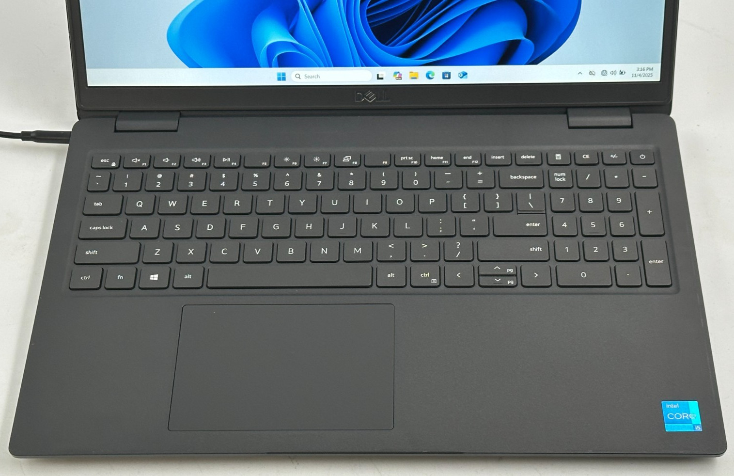 DELL LATITUDE 3520 LAPTOP CORE i5-1135u @ 2.40Ghz 16GB RAM 588GB SSD (lp616)