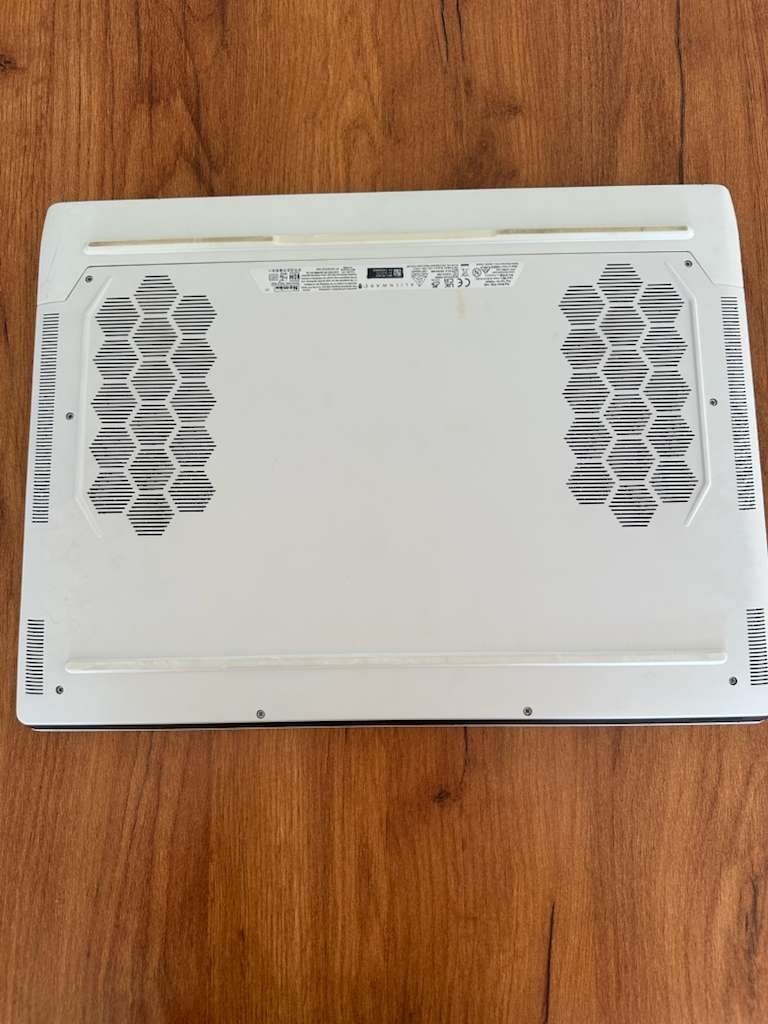 Dell Alienware x17 r2 3080 i9 12900H 1080p high quality big screen 17 inch