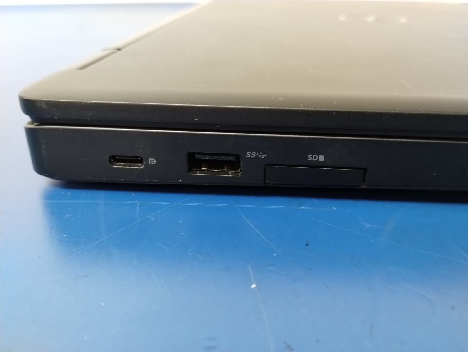 Dell Latitude 5580 15.6″ Intel Core i7-7820HQ 2.90GHz 20GB Ram 256GB SSD Laptop