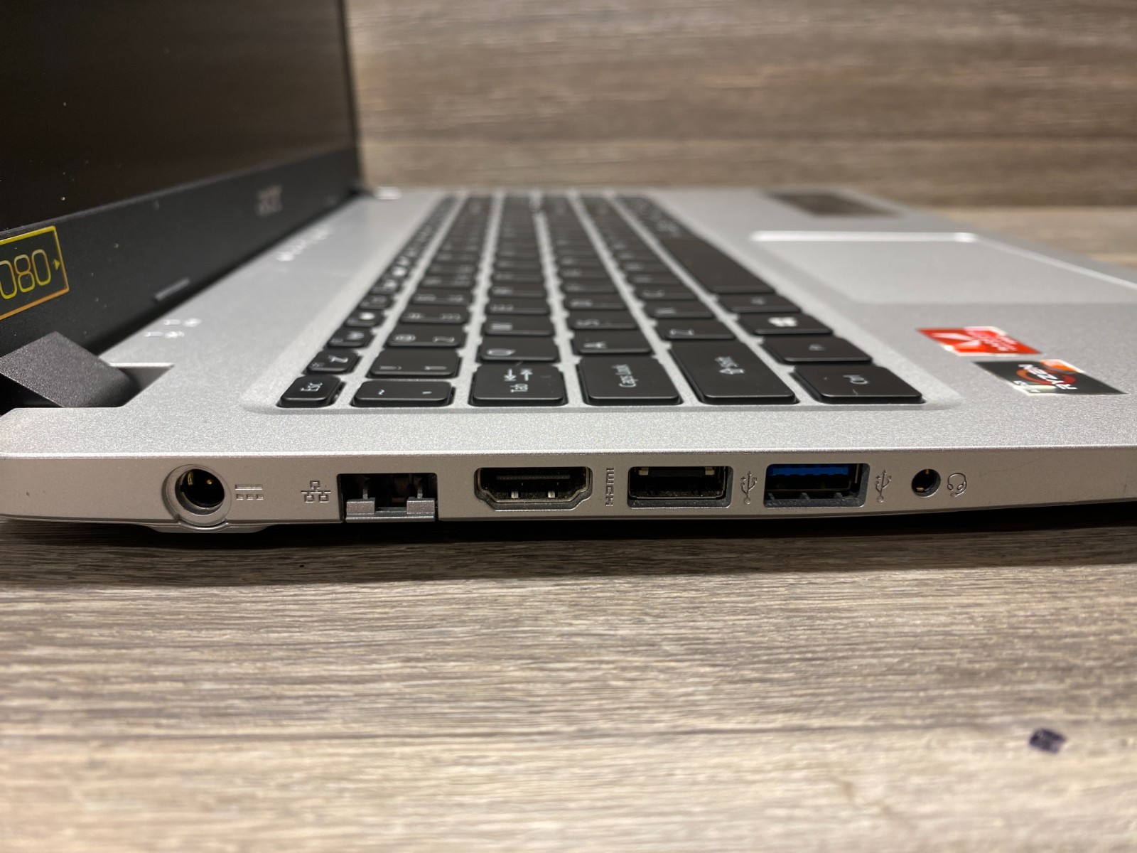 Acer Aspire 5 A515-43-R19L | 15.6″ FHD | AMD Ryzen 3 3200U | 4GB RAM | 128GB SSD