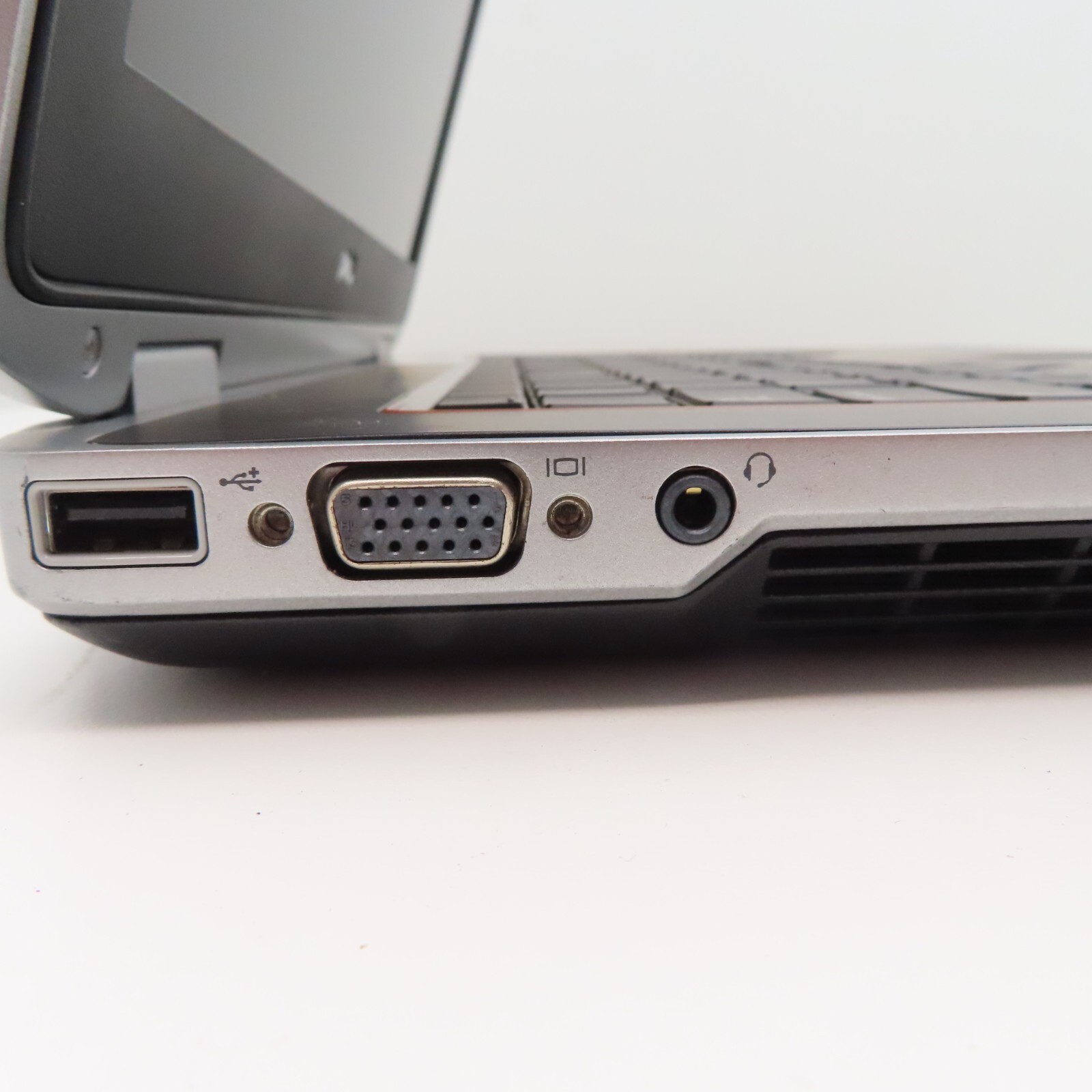 Dell Latitude Laptop Intel Core i7 2.40GHz 2 Cores 8GB DDR3 SDRAM