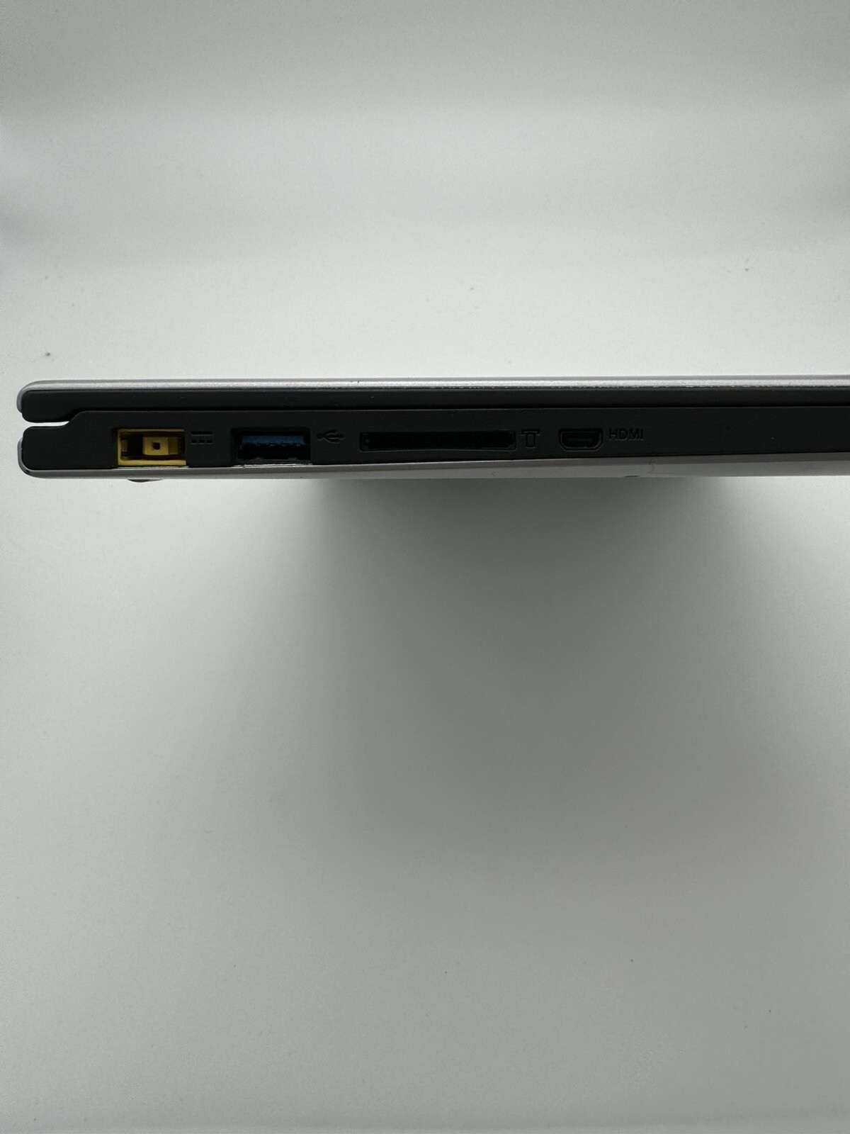 Lenovo Core i3 20V 2.25A S/N: YB04969005 W Charger