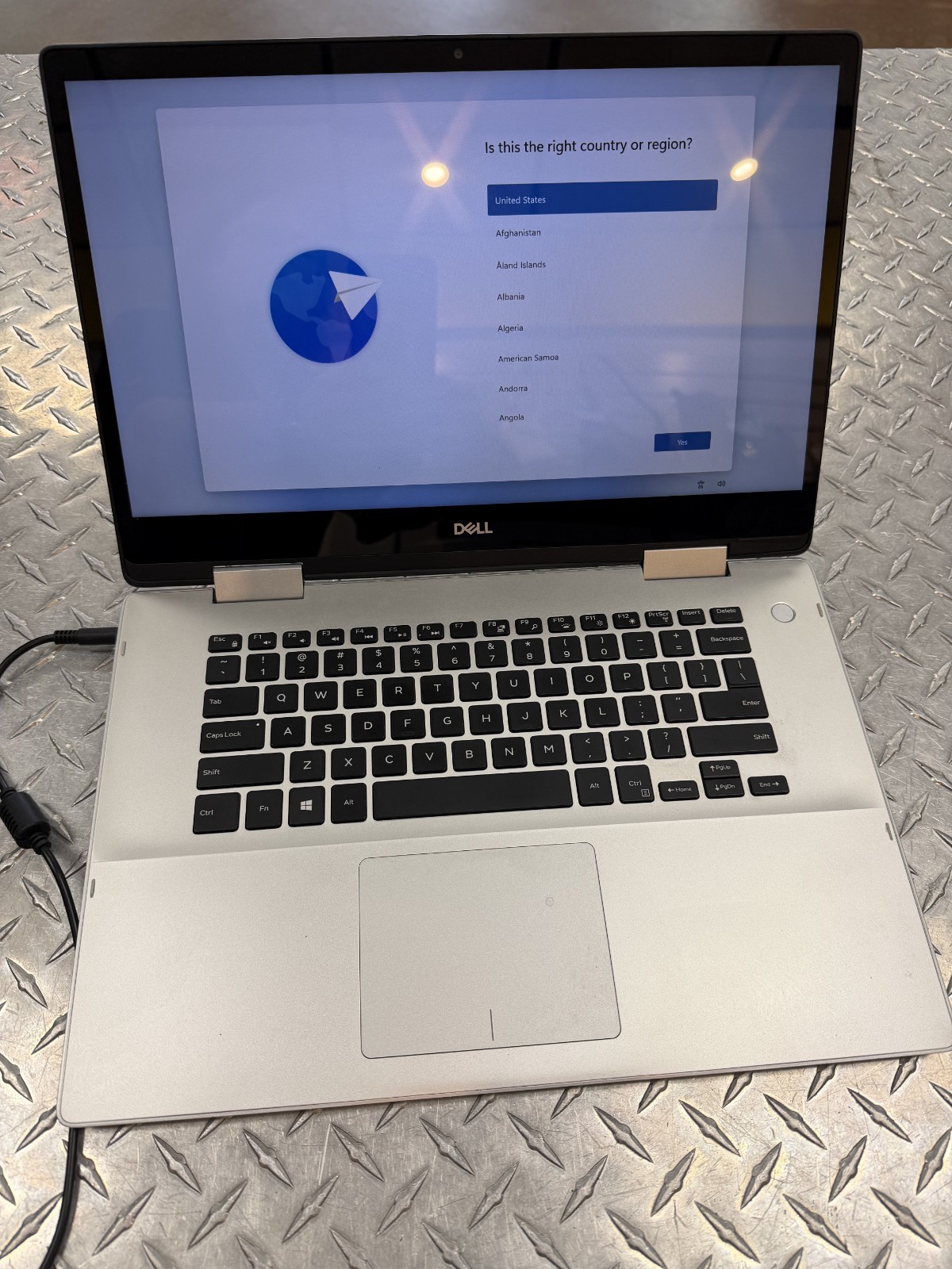 dell laptop INPIRION 5591 2 IN 1 windows 11 touchscreen