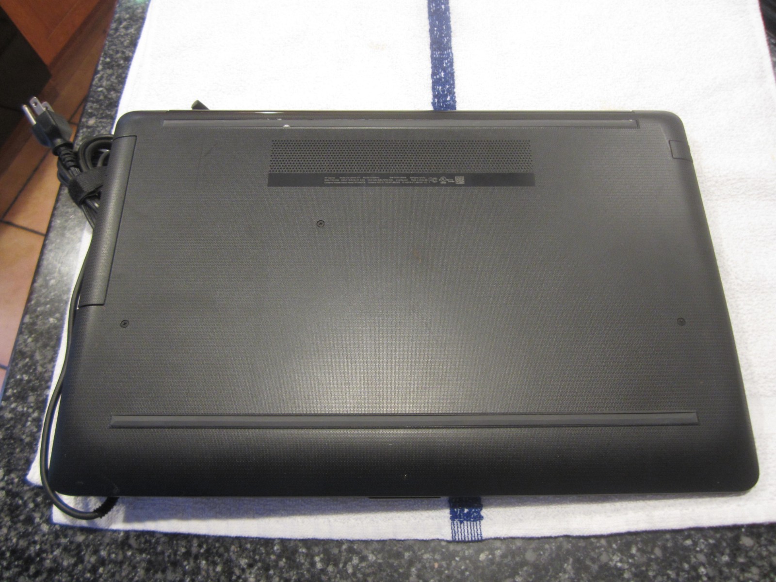 HP 17z-ca000 CT1 LAPTOP 3.1GHz 8GBRAM 1TBHD SCREEN INTACT w/PwrCord – WORKS