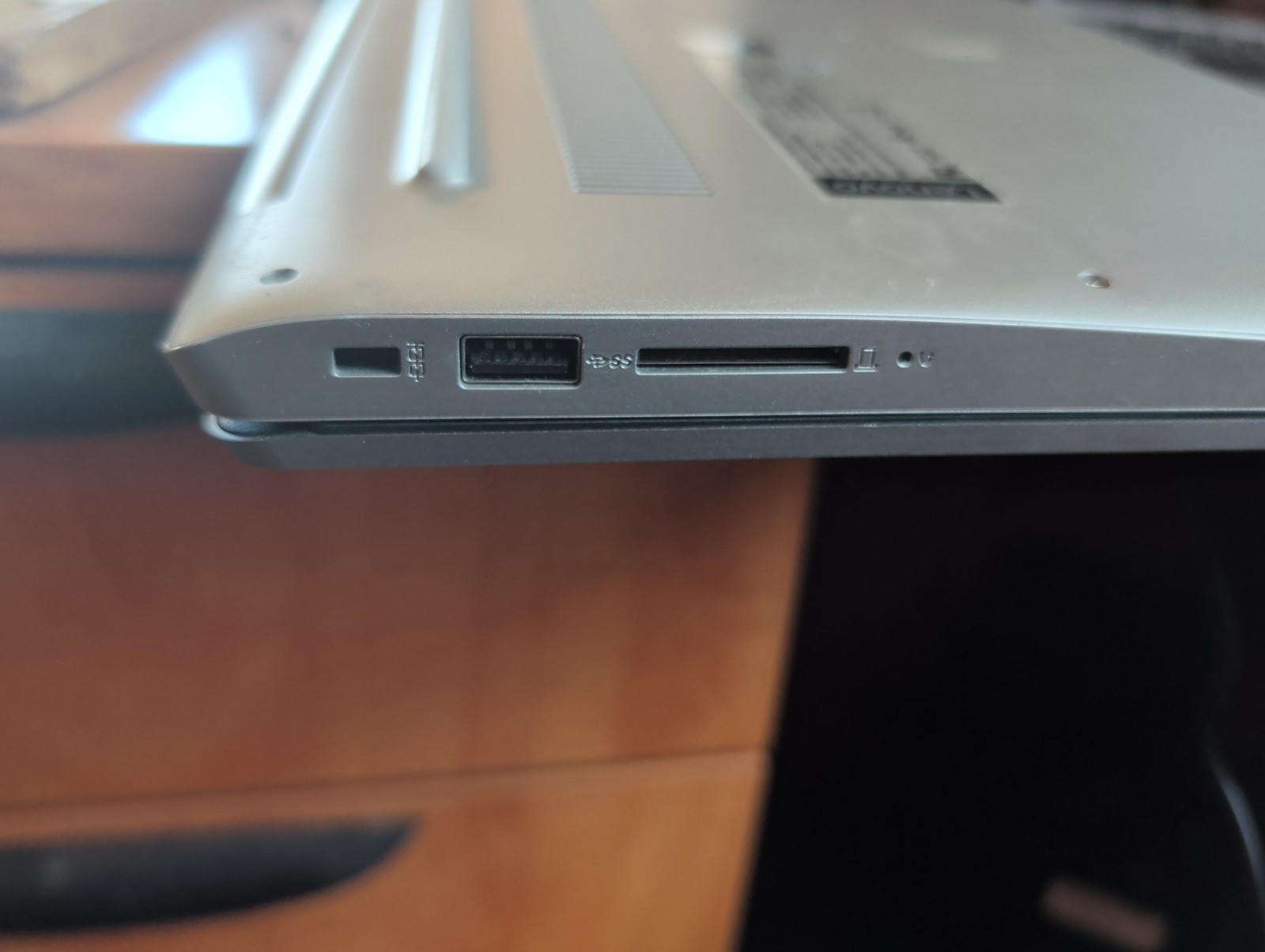 Lenovo IdeaPad 330s 15-IKB i3-8130U, 6GB, 1 TB HDD, Win 11 Home, W/ Charger