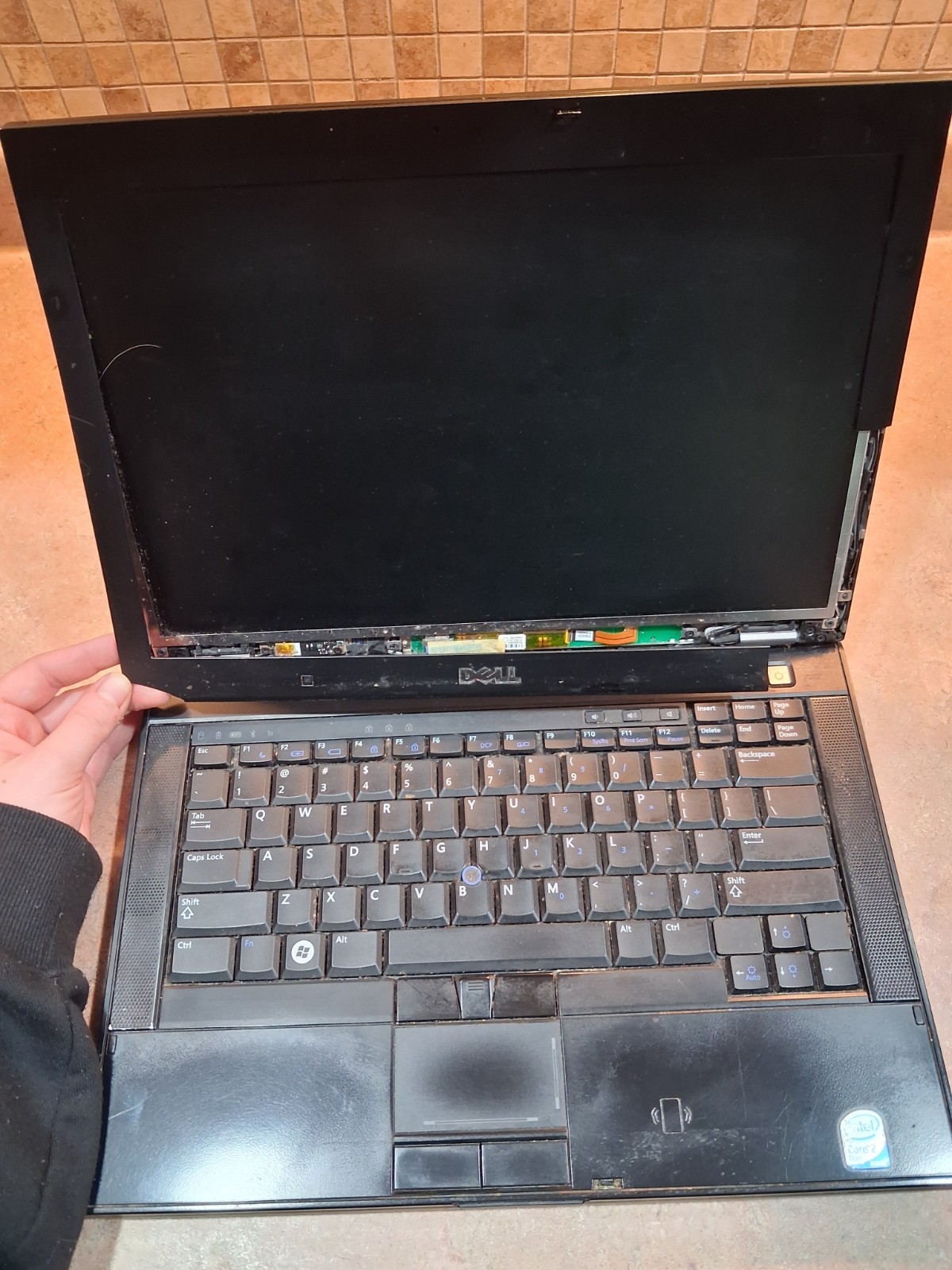 UNTESTED Dell Inspiron 6400 15.4in. Notebook/Laptop – **For parts only