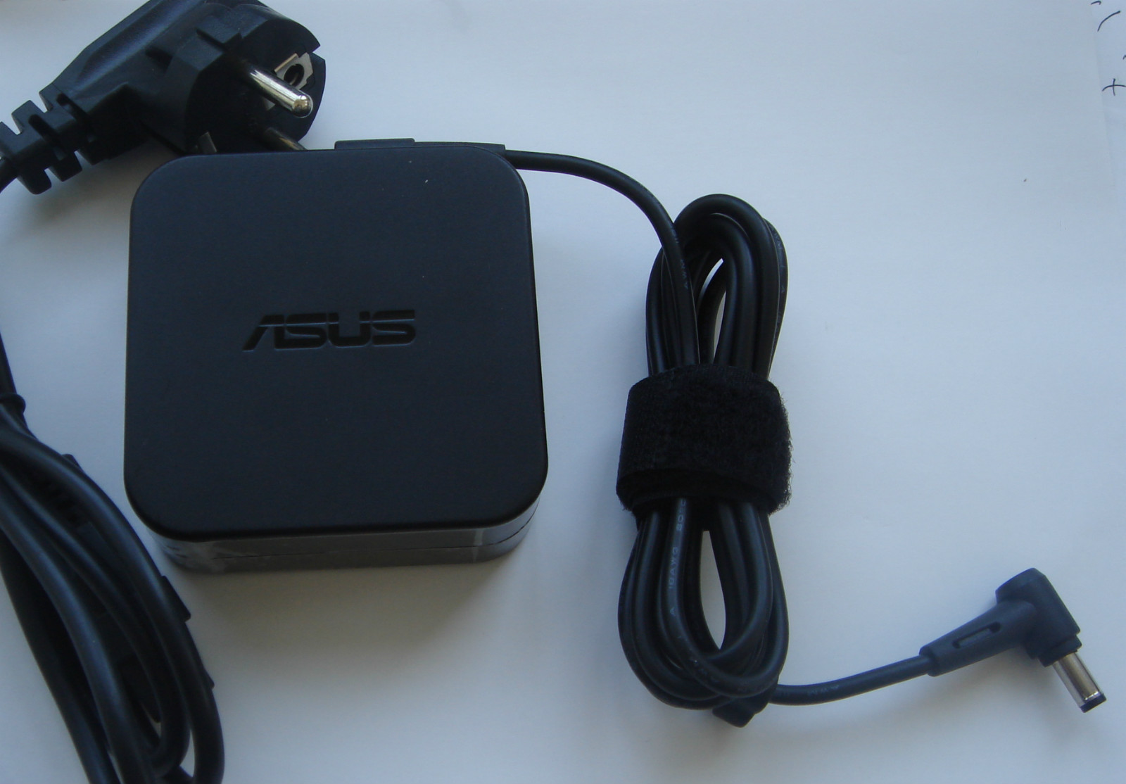 ASUS BU401LG-FA115G 65W 4.5Mm Pin New Genuine Adapter