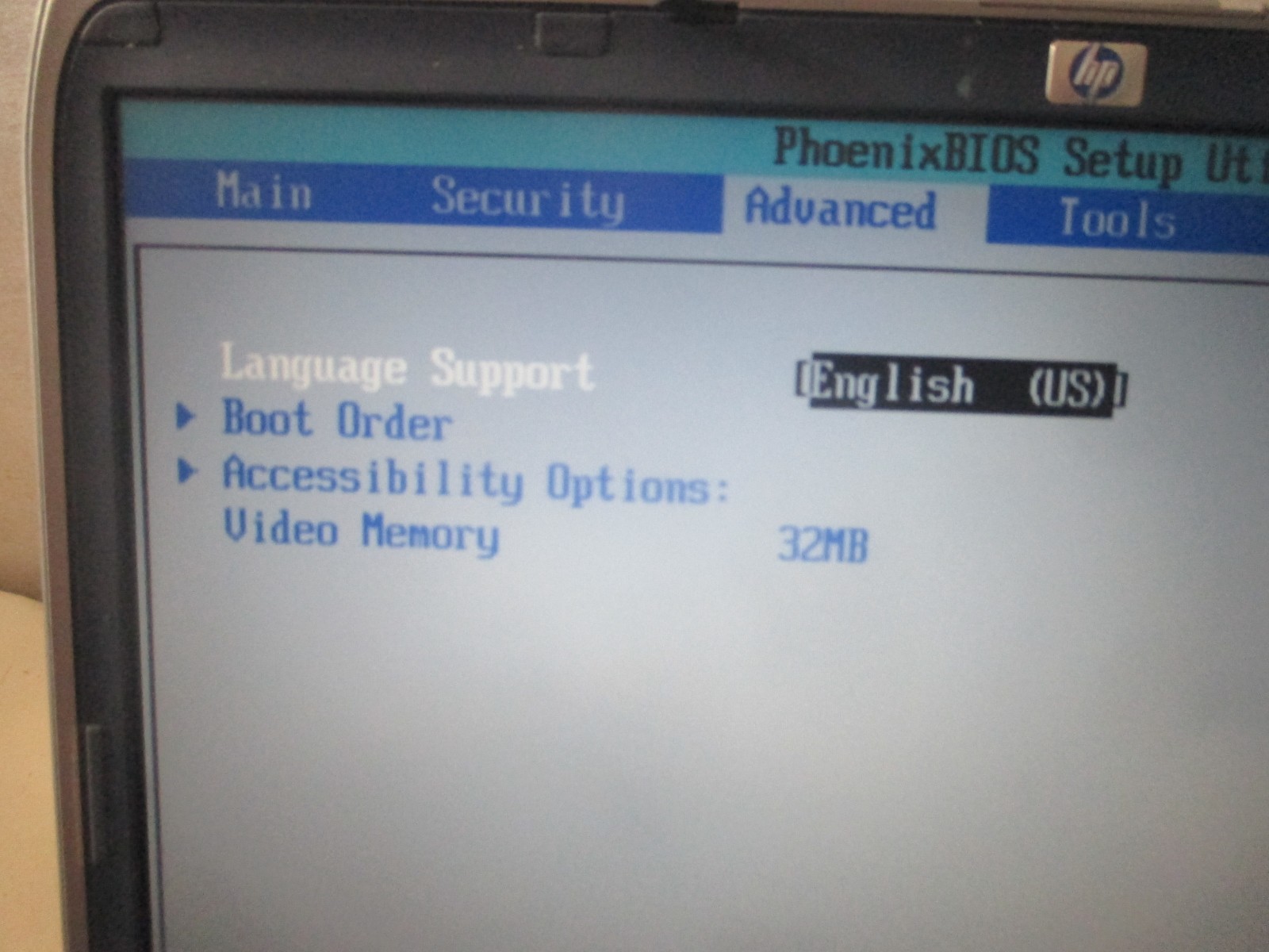 Vintage HP Pavilion Ze4900 1.4Ghz , 480GB ram, DVD, NO HDD, battery, AS IS