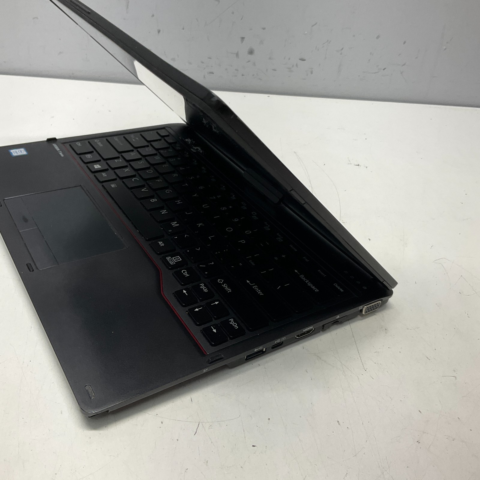 Fujitsu Lifebook T938 Laptop Intel Core i5-8250U FOR PARTS ONLY BLACK SCREEN
