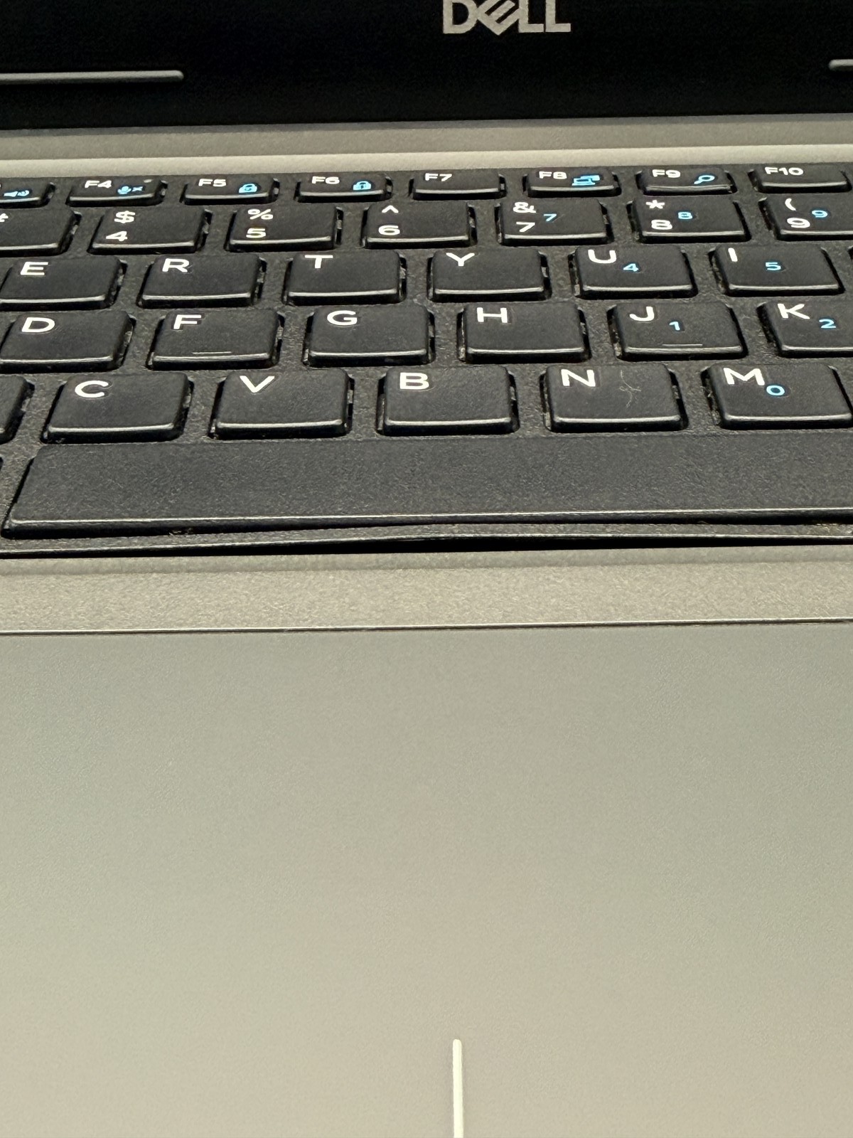 Dell Latitude 3310 13.3in i5-8265U 8GB 128GB/256GB NO OS (Low Battery) Read