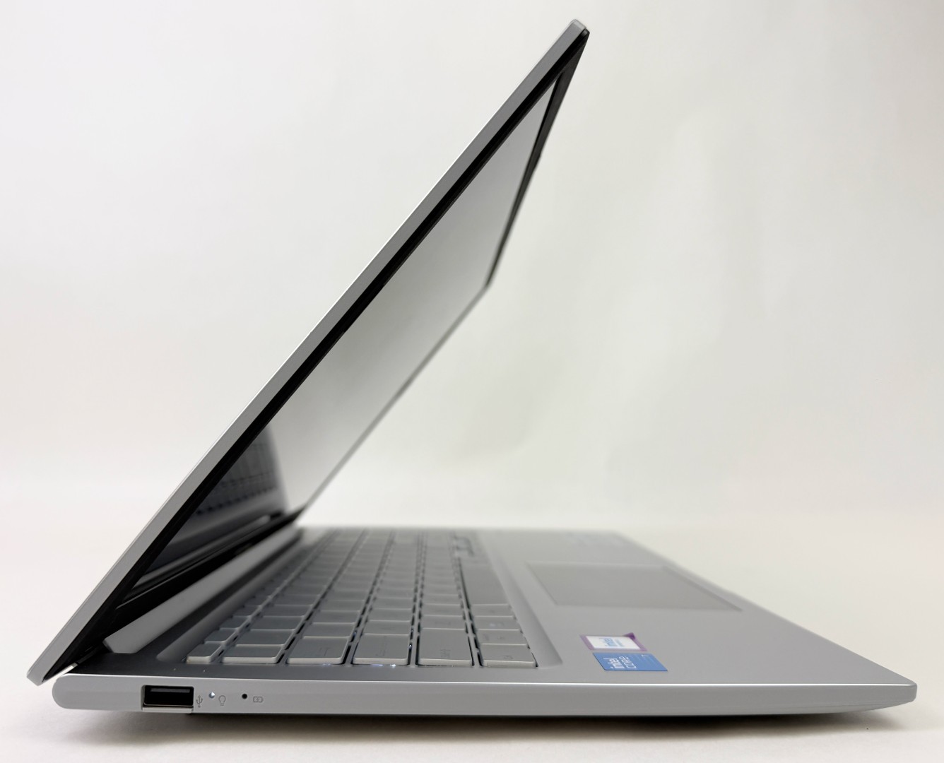 Asus VivoBook 15 15.6″ FHD Touch Core 7 150U 16GB 1TB SSD W11H Laptop