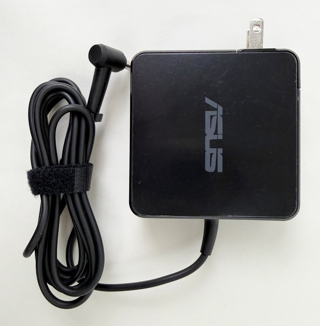 Asus VivoBook 15 15.6″ FHD Touch Core 7 150U 16GB 1TB SSD W11H Laptop