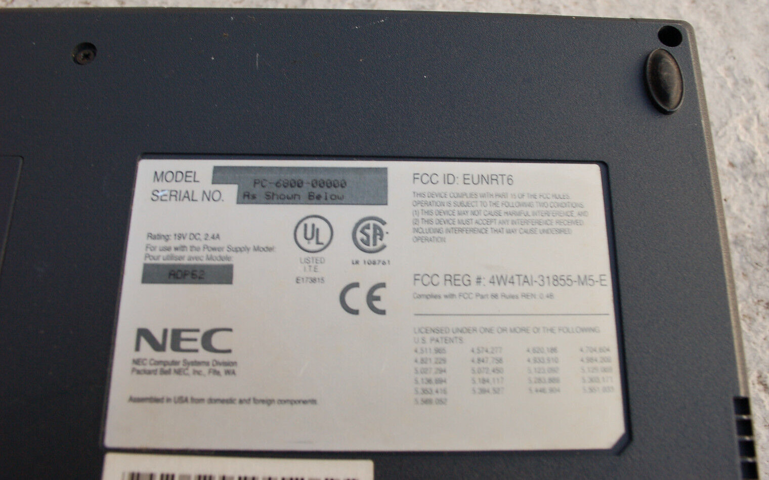 Vintage NEC Versa 2730M Laptop Intel Pentium 133MHz MMX CPU, CD-ROM, 3.5″ Floppy