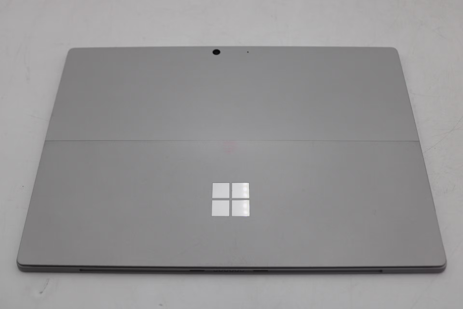 Microsoft Surface Pro 7 Used 12.3″ i5-1035G4, 16GB RAM, No Keyboard