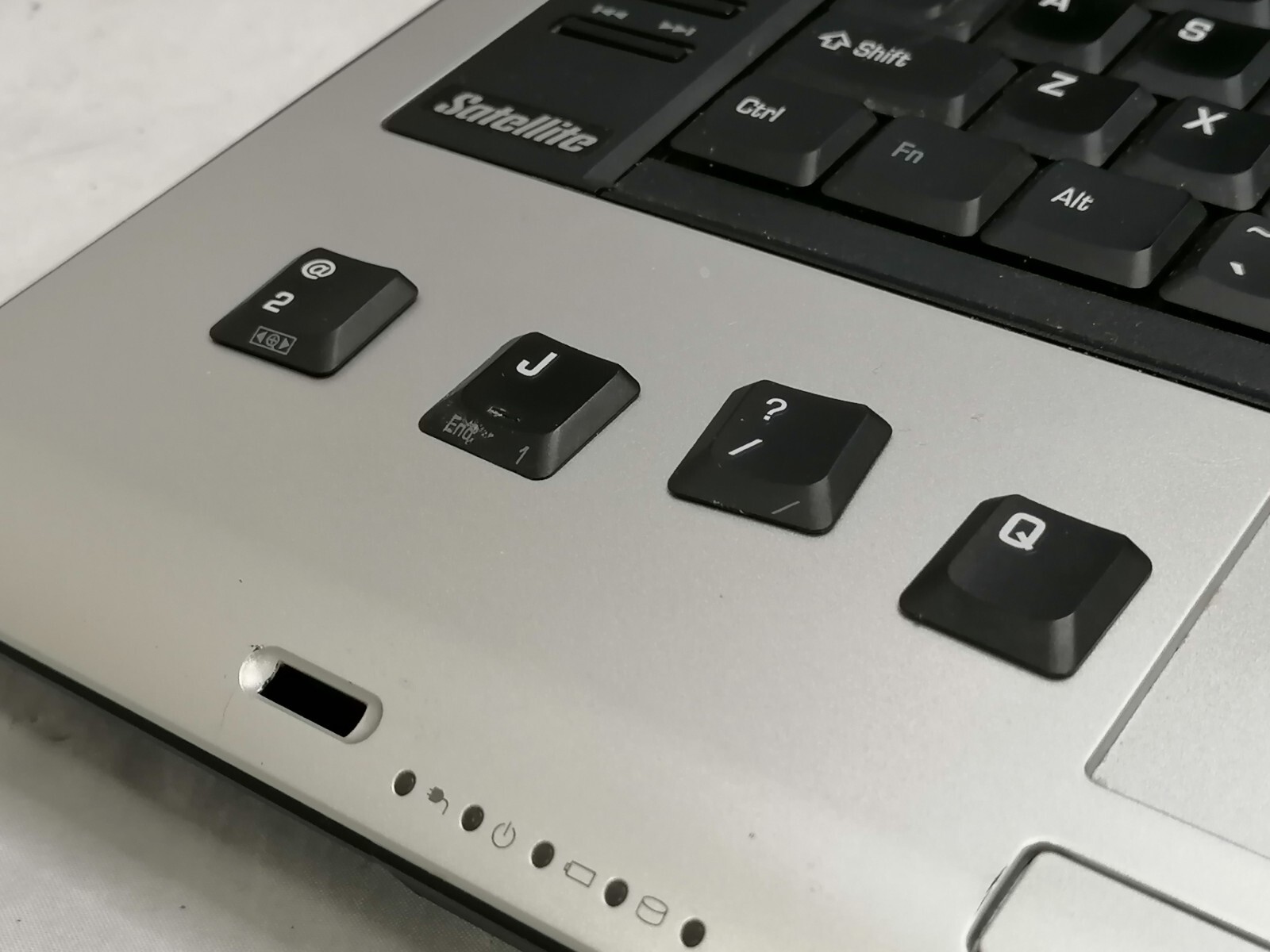 FOR PARTS 15.4″ Toshiba Satellite A105-S2141 (Celeron M 410/1.46 GHz/512 MB RAM)