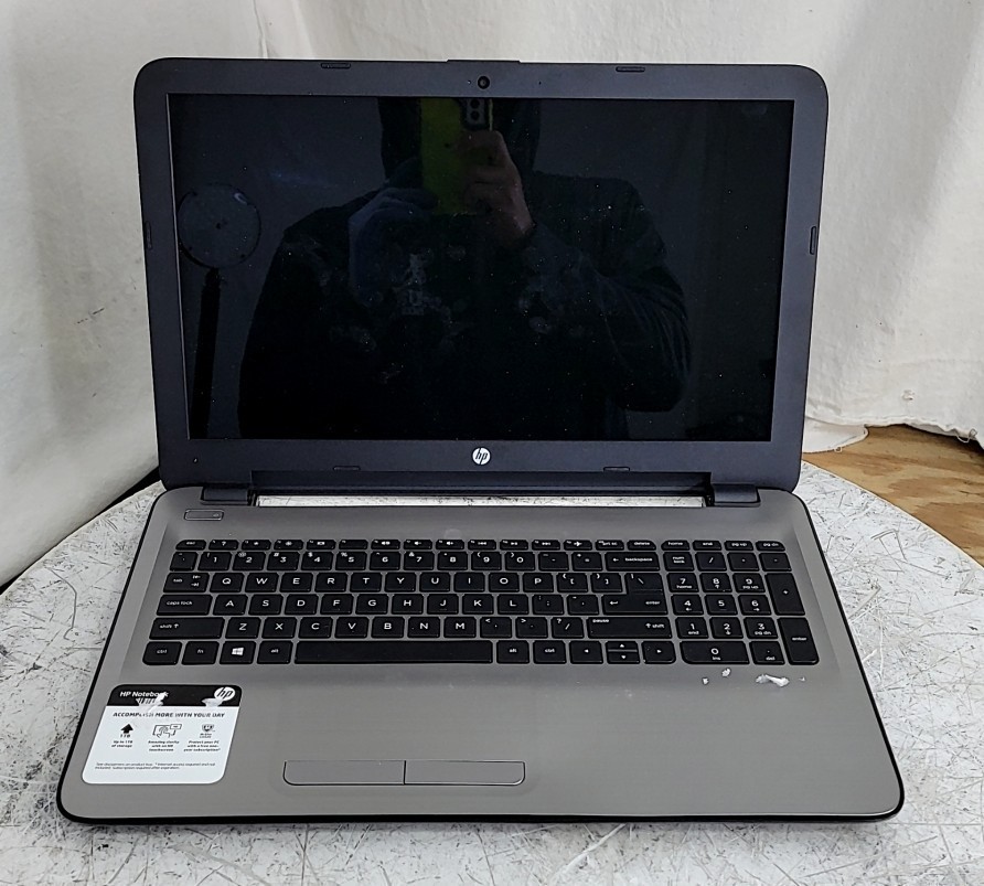 HP Notebook 15-ba113cl X7T77UA-ABA Laptop AMD A10-9600P 8GB 128GB SEE NOTES