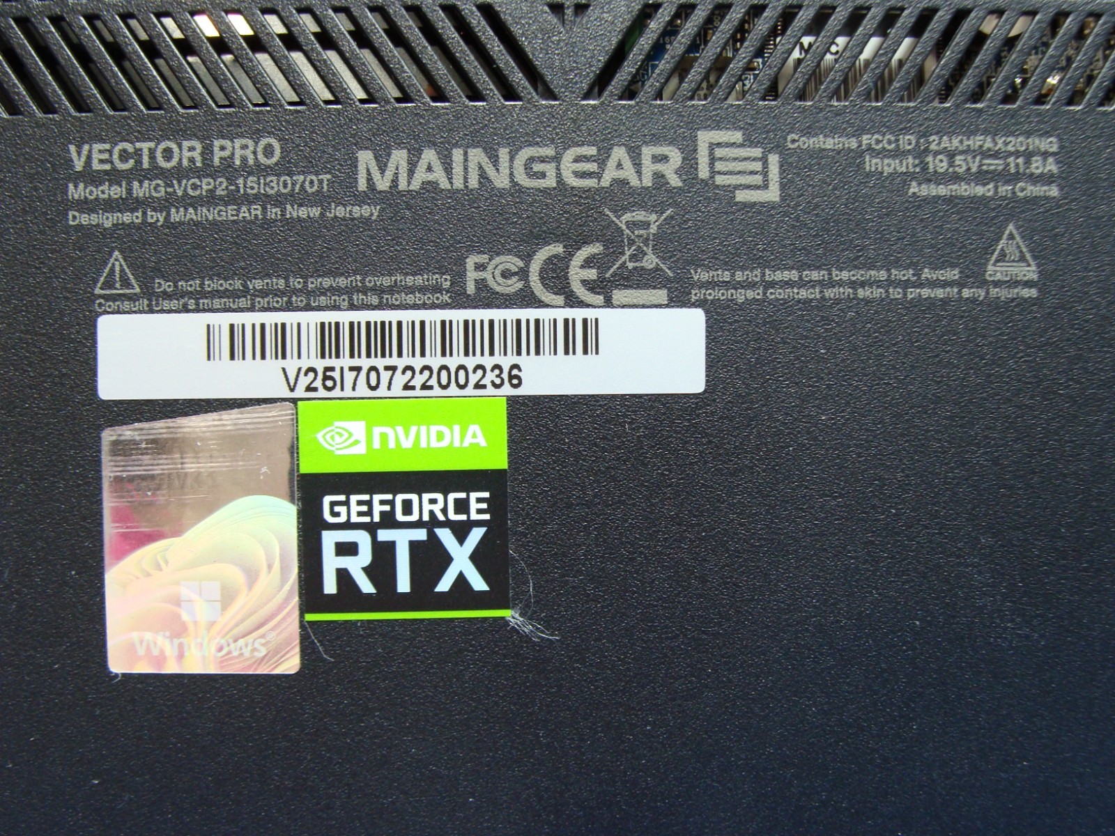MainGear Vector Pro 2 15.6″QHD 240hz i9-12900H 32GB 1TB RTX 3070 Ti 100% Battery