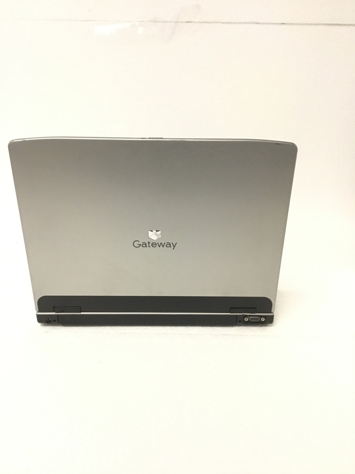 Gateway MX6030 MA2 Intel Celeron M 1.4Ghz 15.6″ Laptop 1GB DVD NoHDD Working