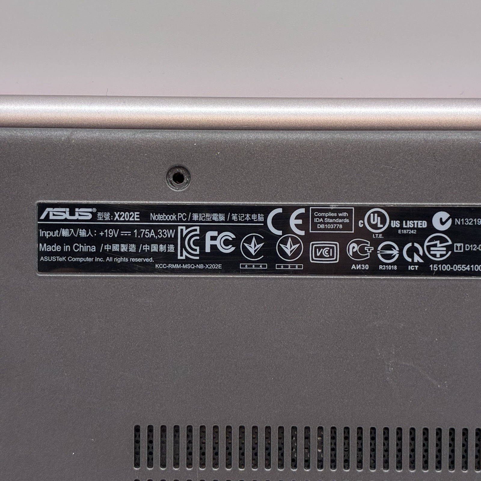 Asus VivoBook X202E Laptop Intel Core i3-3217U 4GB Ram NO HD/OS – (L29)